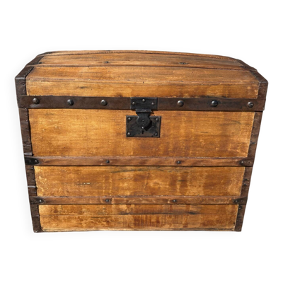Malle bombée ancienne en bois