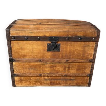 Antique wooden barrel.