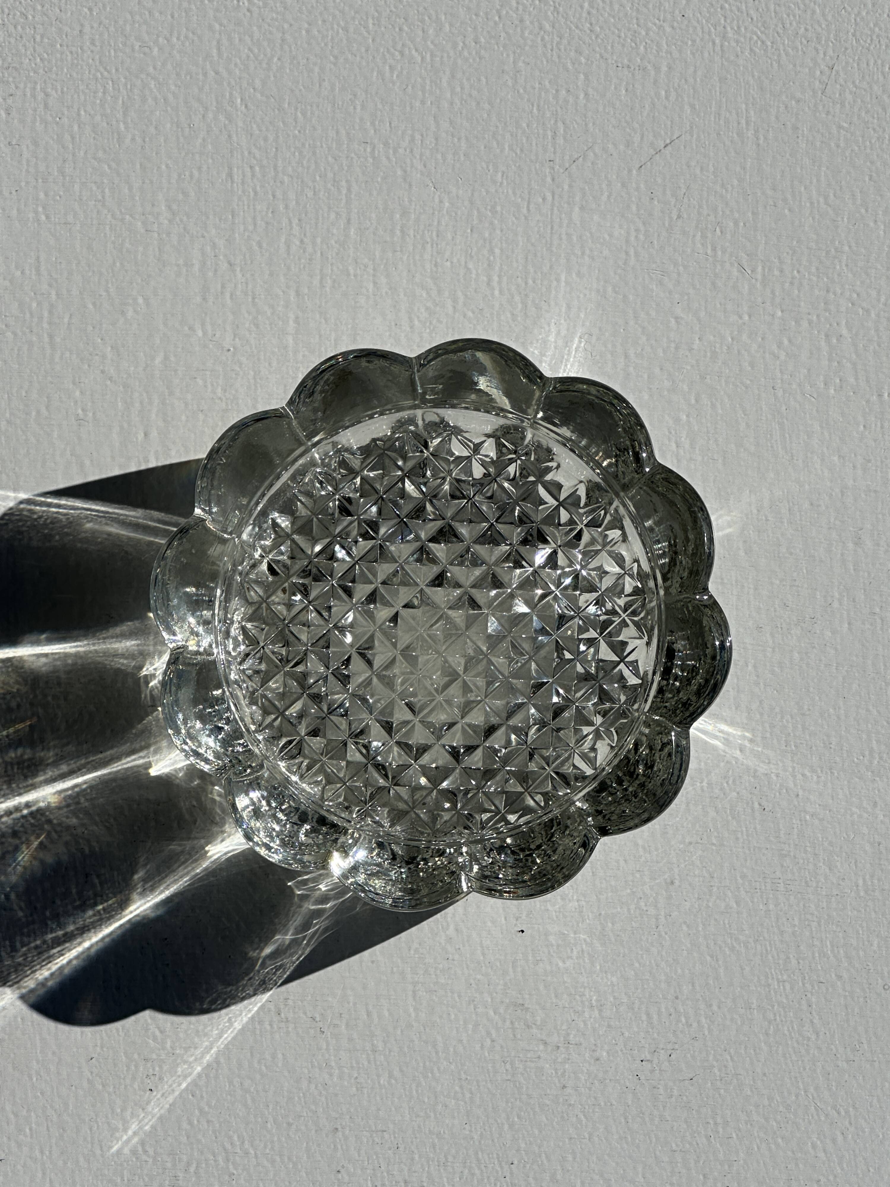 Small glass ashtray in the shape of a flower France Reims Brand MO