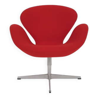 Arne Jacobsen for Fritz Hansen "Swan" chair 2005