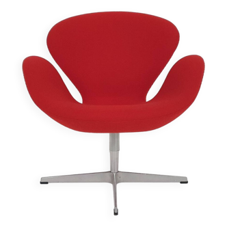 Arne Jacobsen for Fritz Hansen "Swan"chair 2005