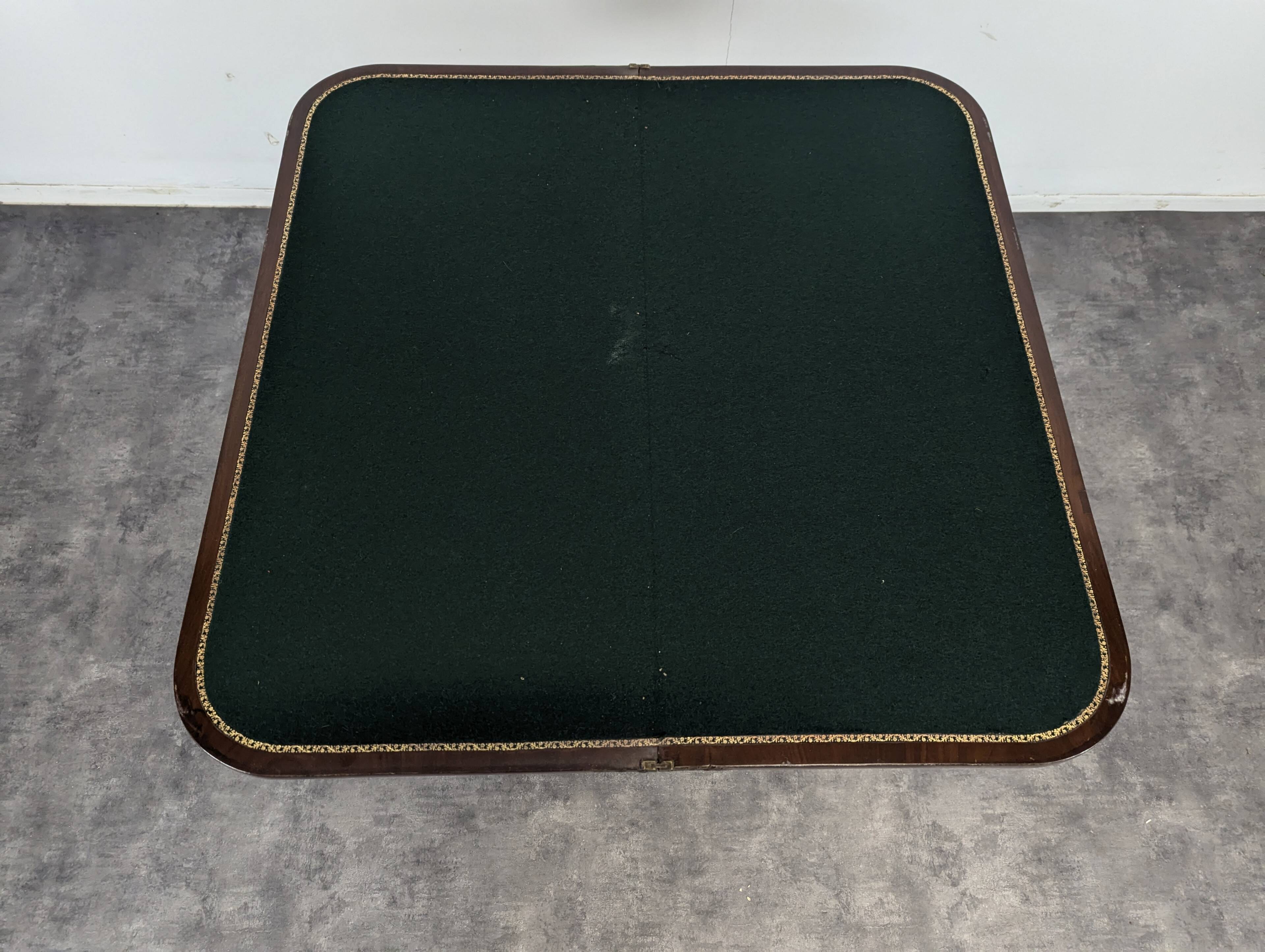 Table à jeux anglaise en acajou