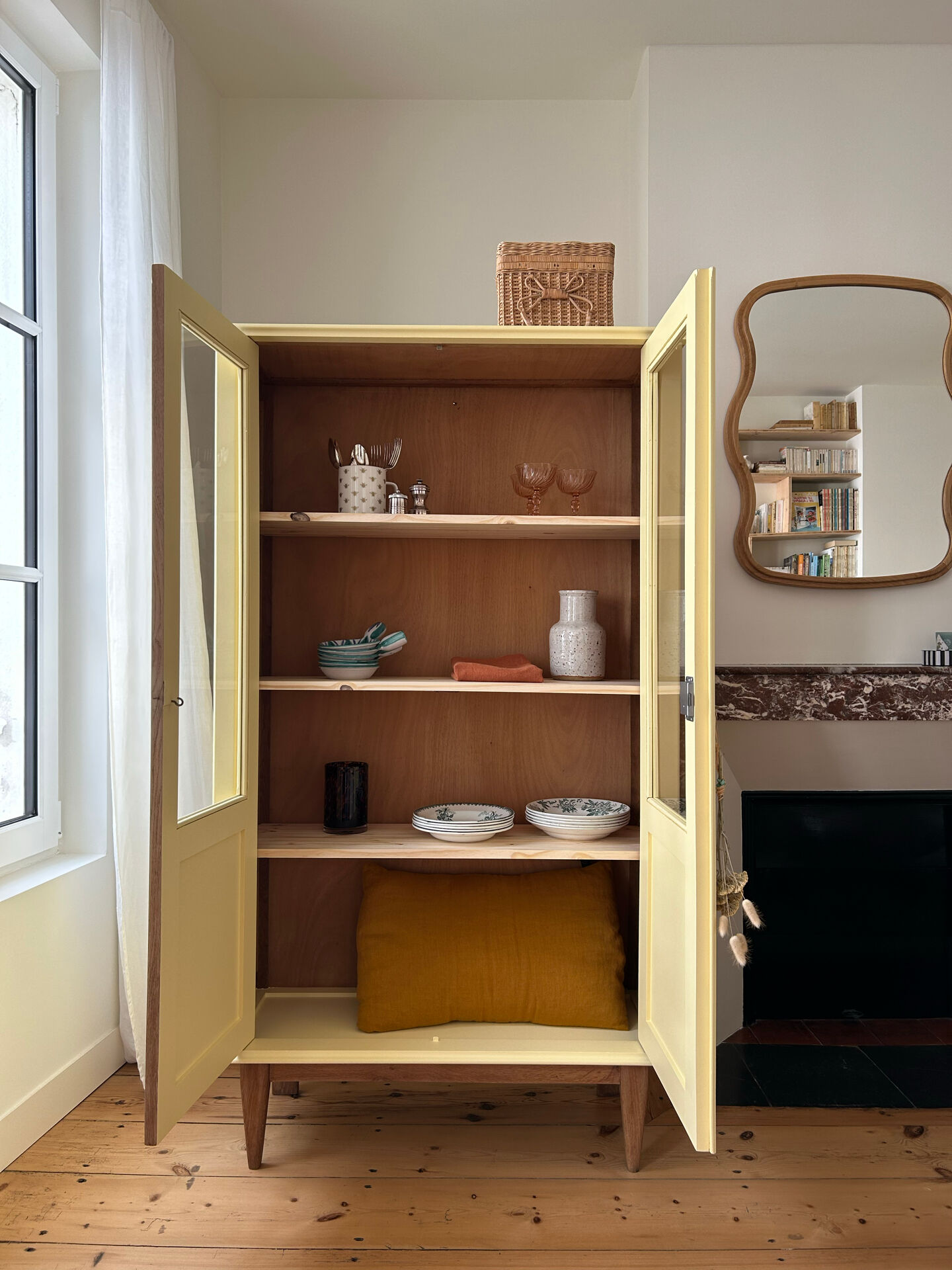 Armoire vitrée rénovée 