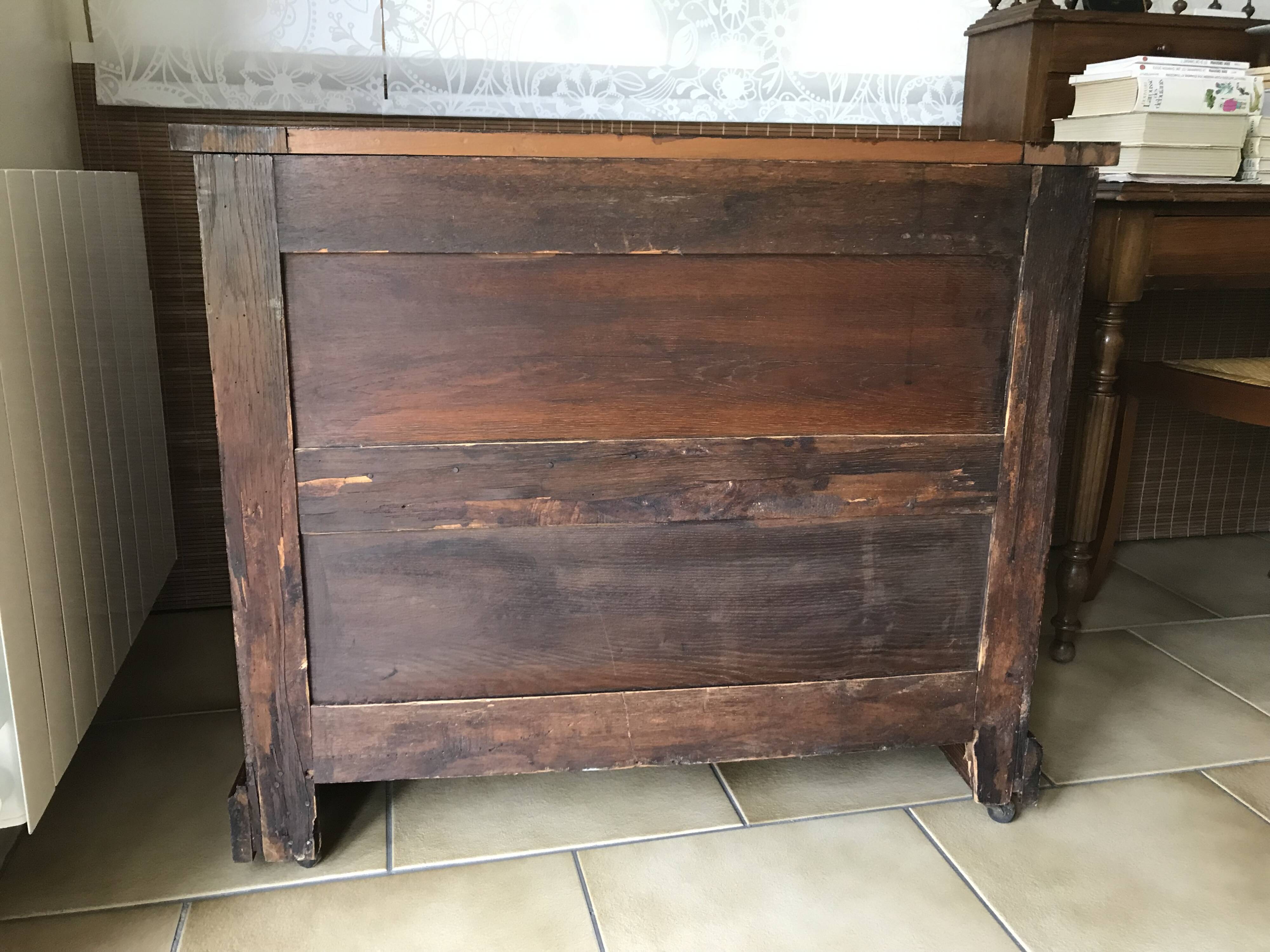 Small chest of drawers from the end of the 19th century