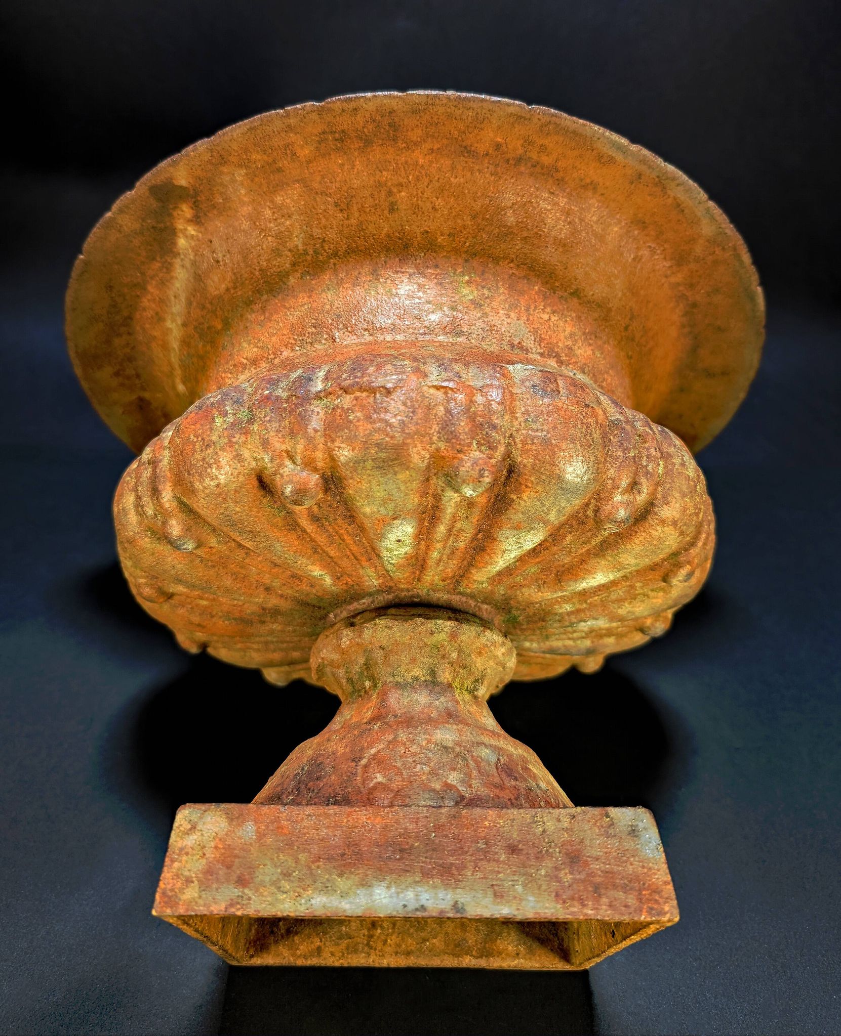 Old Cast Iron Planter – Medici Basin on Stand – 27 cm – 5.5 kg
