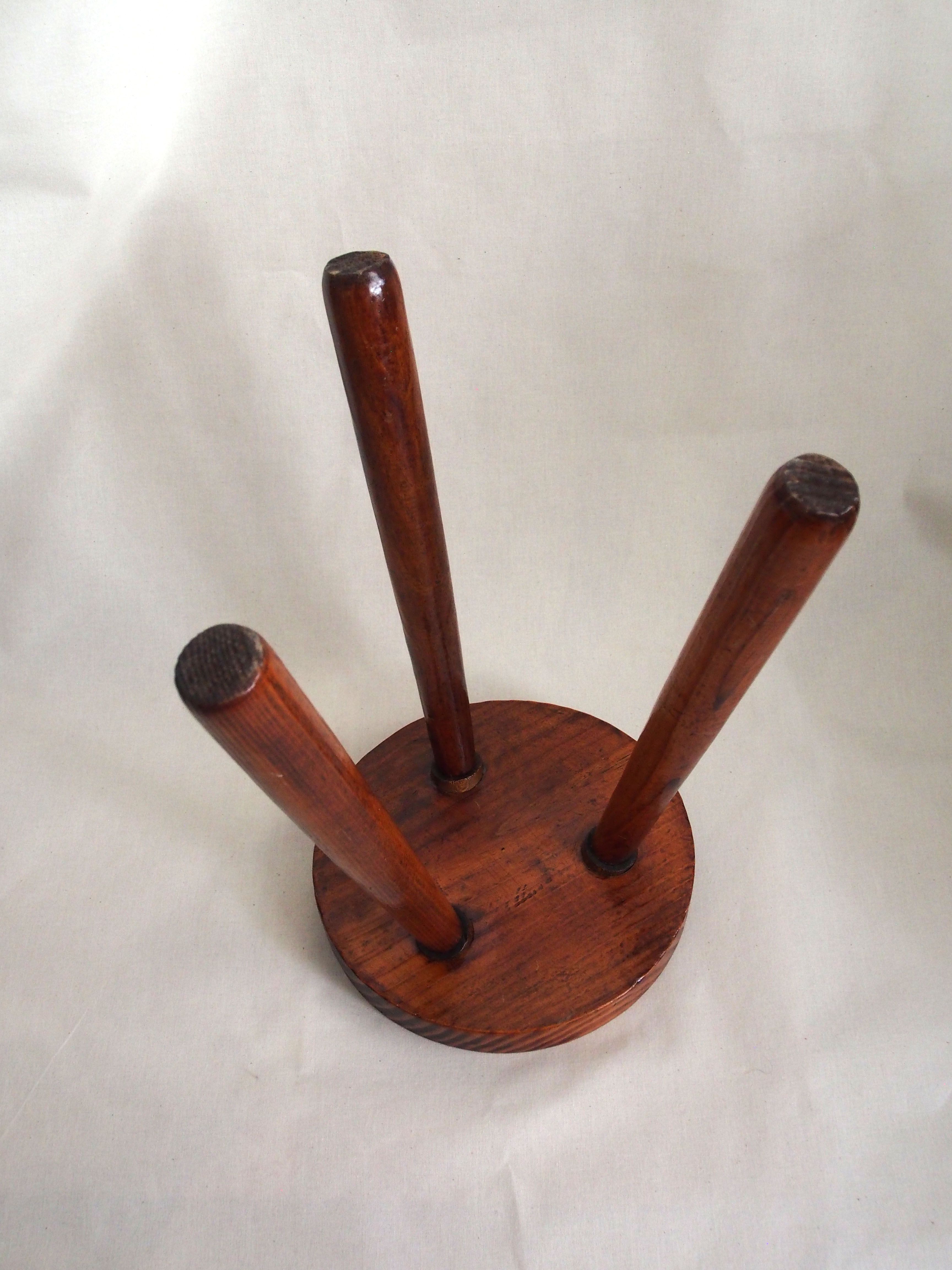 Elephant-footed tripod stool