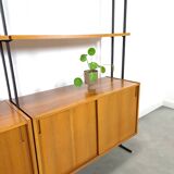 Modulair Omnia wandsysteem, Hilker, teak en zwart staal met legplanken