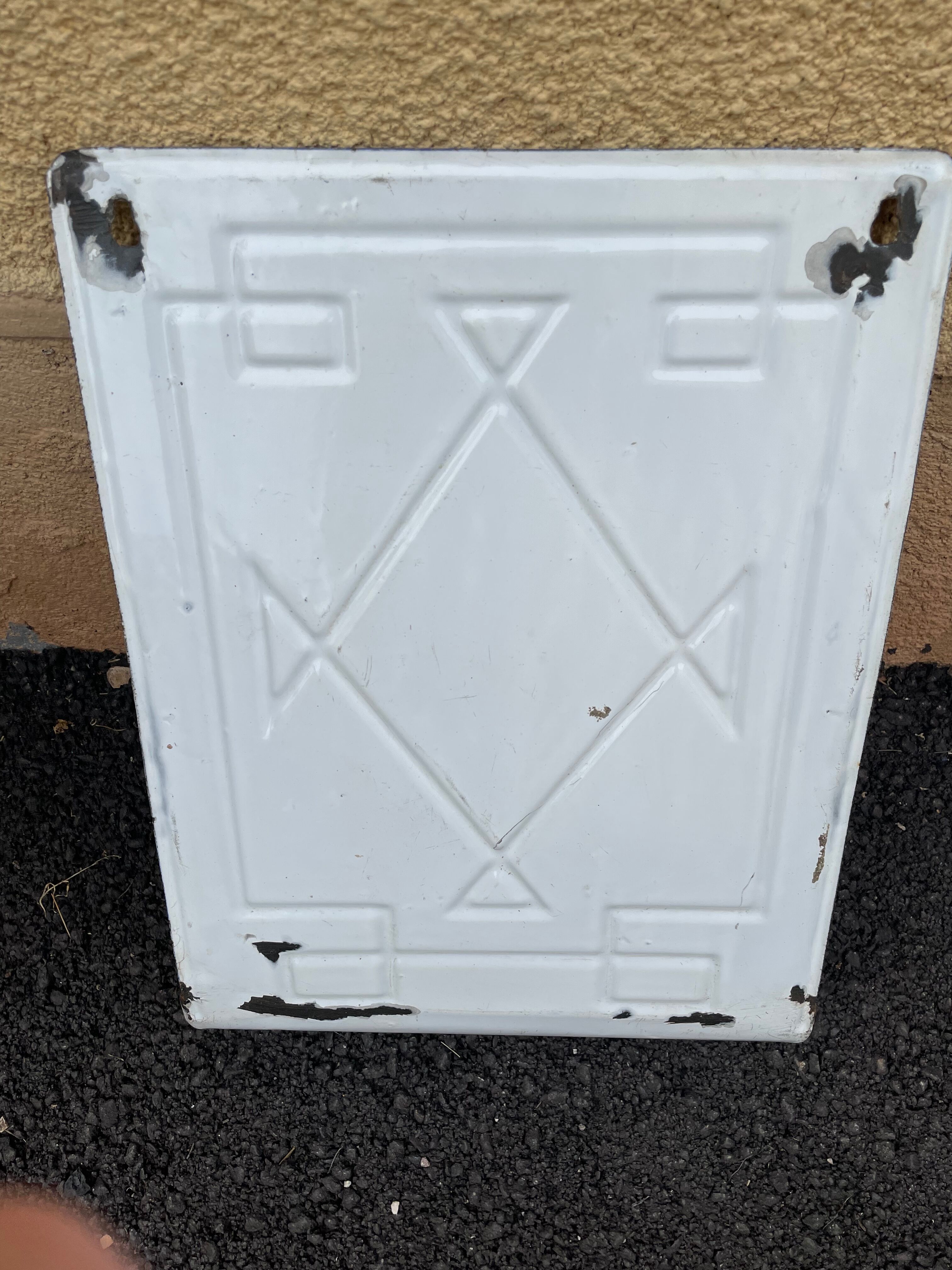 Enamel wall utensil holder
