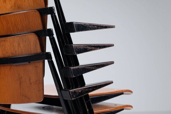 4 chaises de salle à manger Pyramid de Wim Rietveld Ahrend de Cirkel Pays-Bas 1960