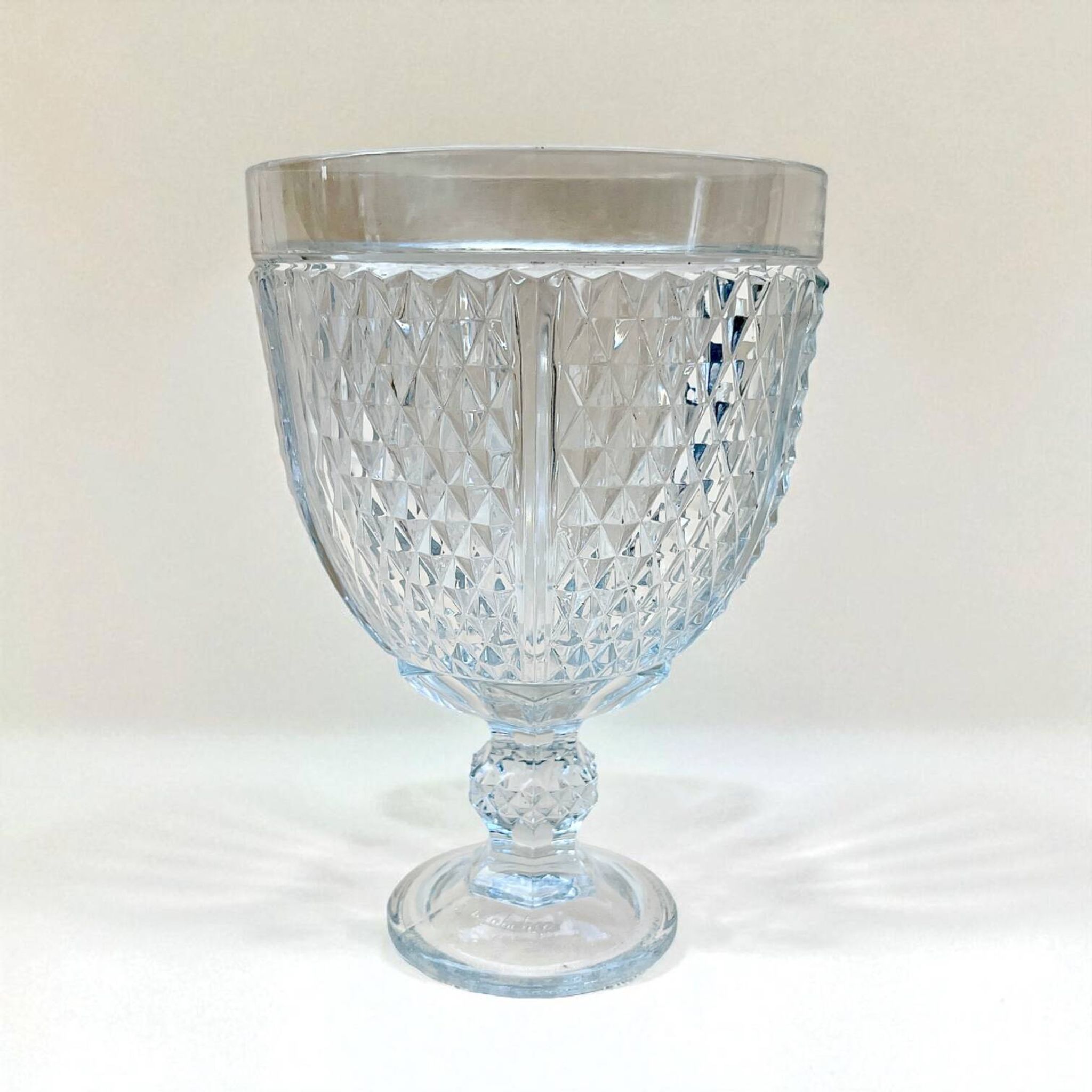 Large fruit bowl on foot in glass with diamond points, vintage 1970s