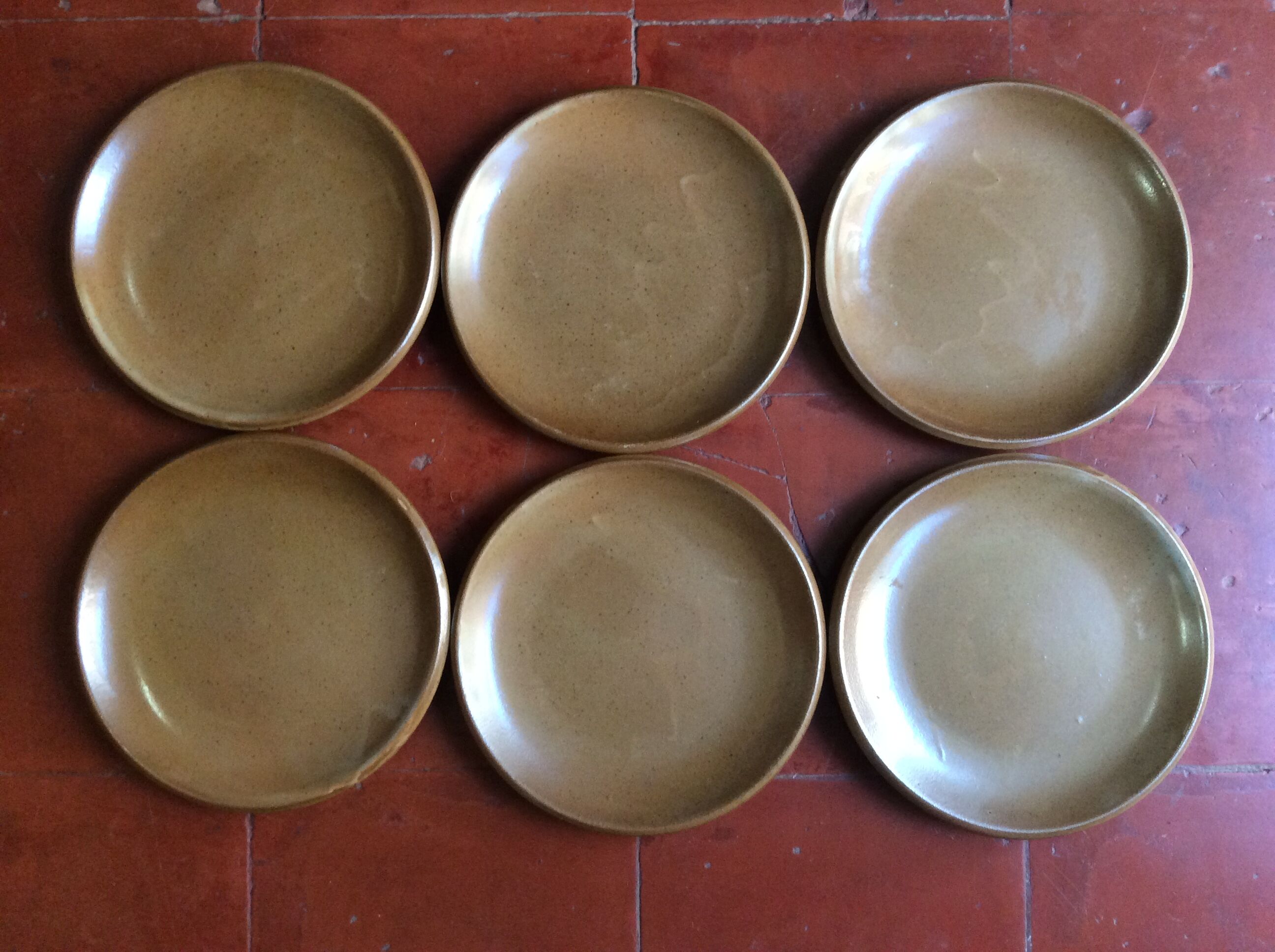 6 assiettes à desset en grès vintage