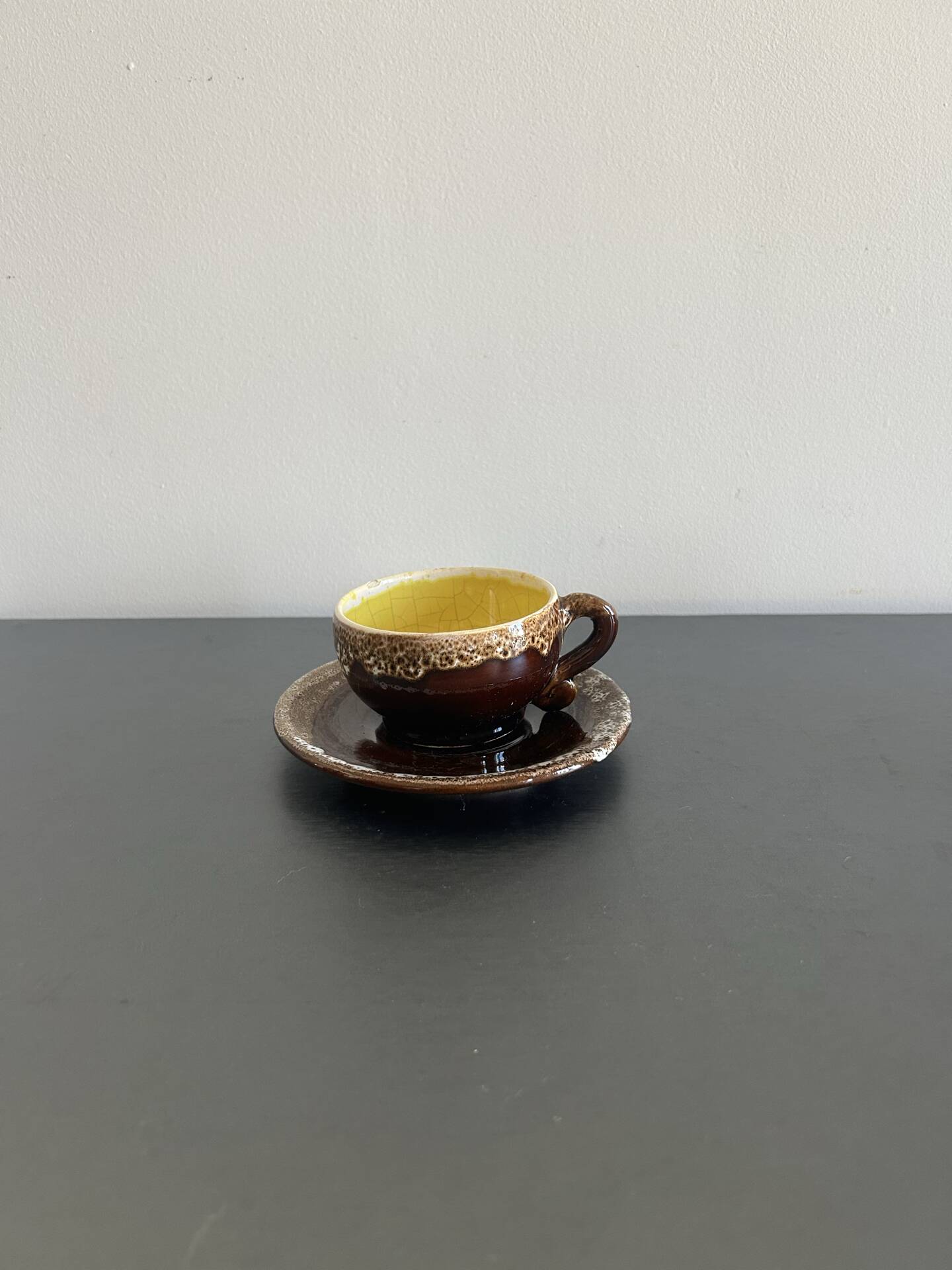 Tasses et soucoupes Vallauris