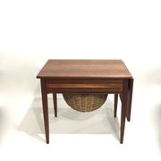 Table basse travailleuse danoise
