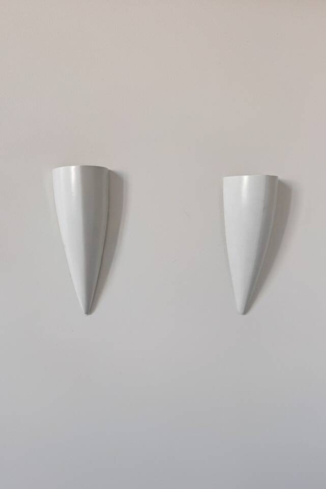 Pair of vintage wall lights in white lacquered metal, France, 1980.