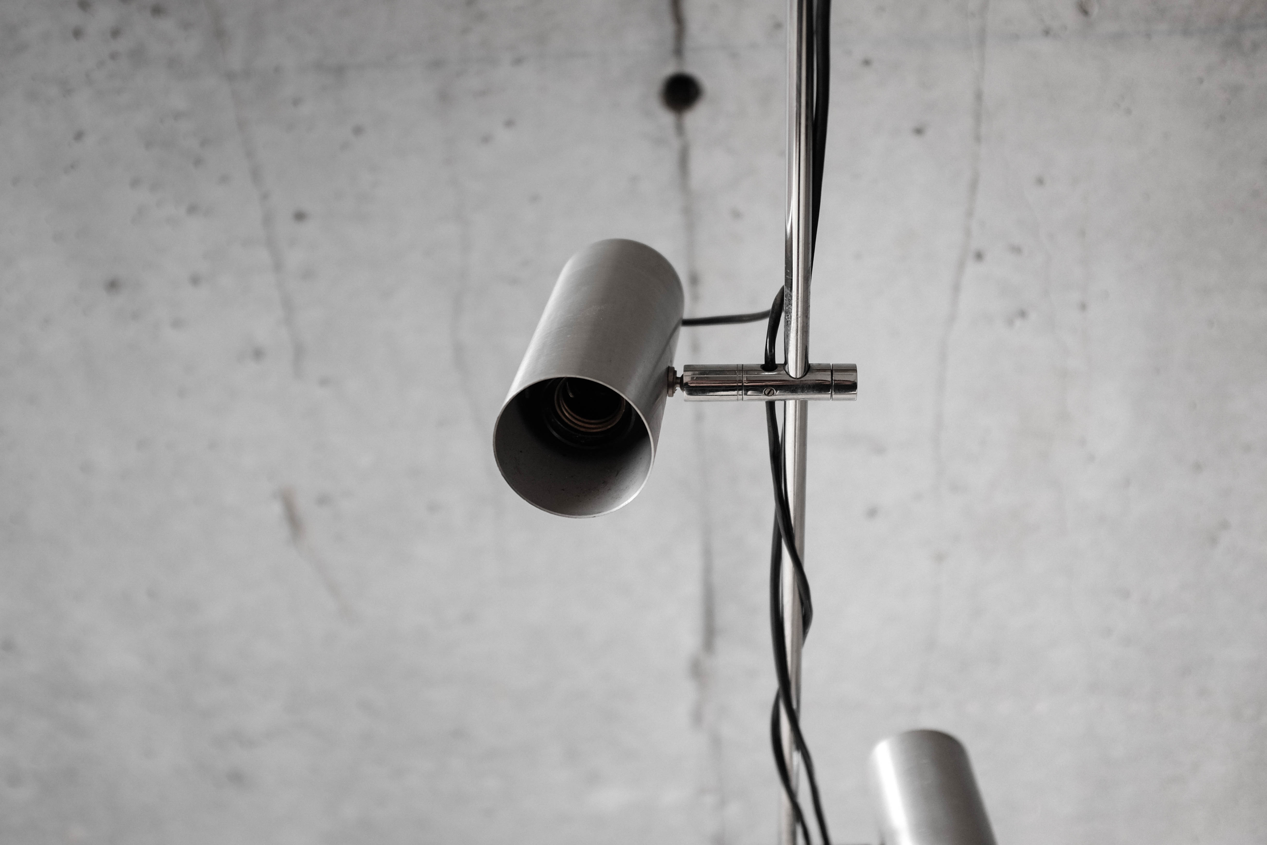 Chrome 70s design lamppost