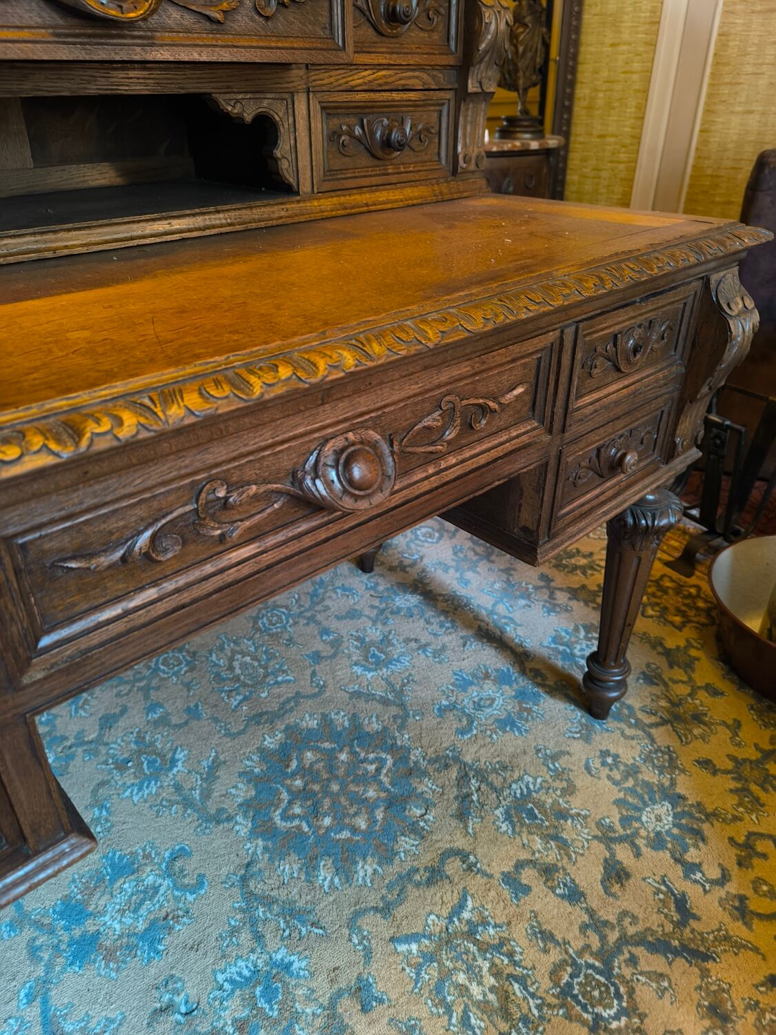Neo-Renaissance style graduated desk