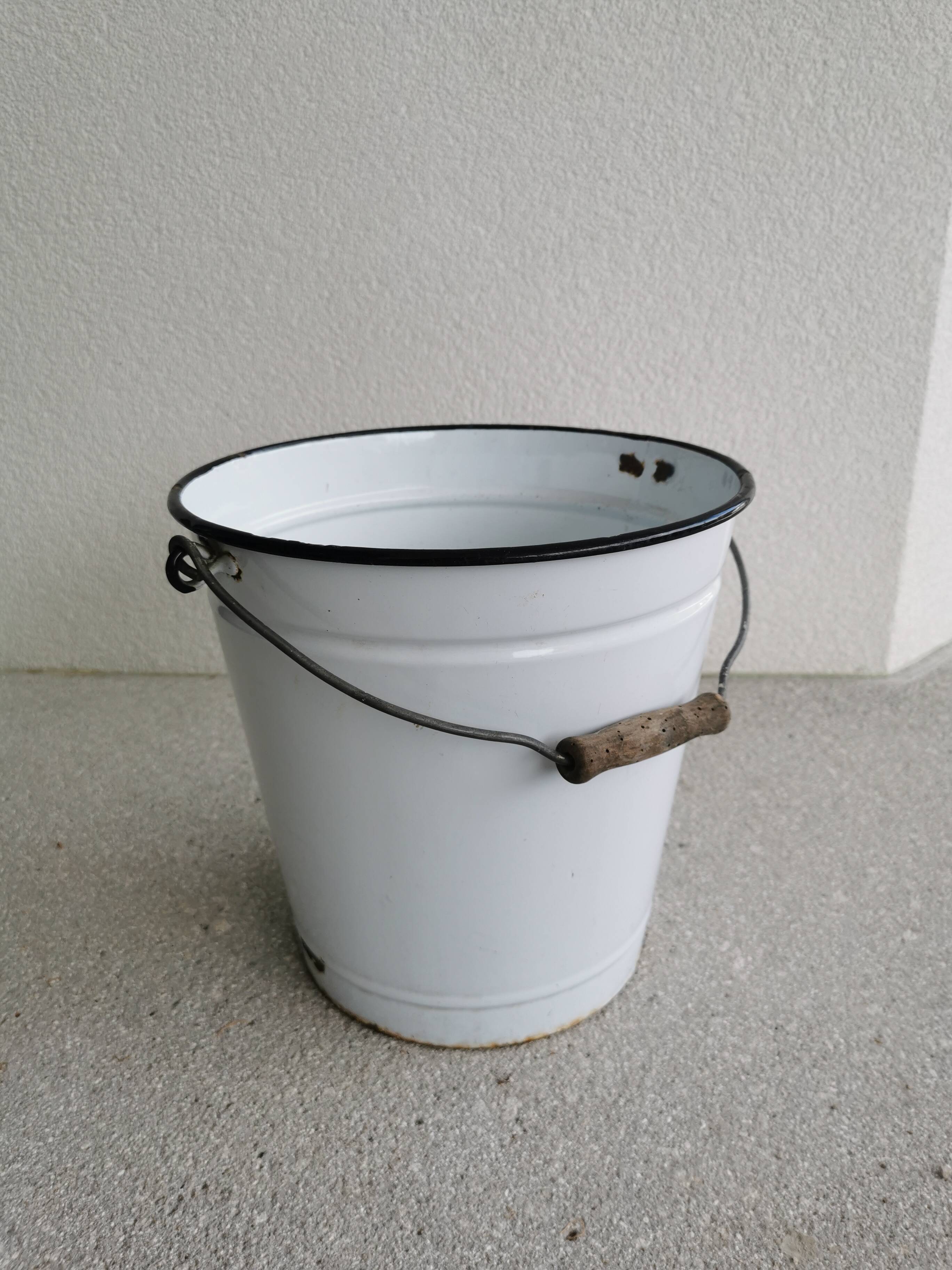 Set of 4 Vintage White Enamel Bucket Planter: 1970s EMO Celje Yugoslavia