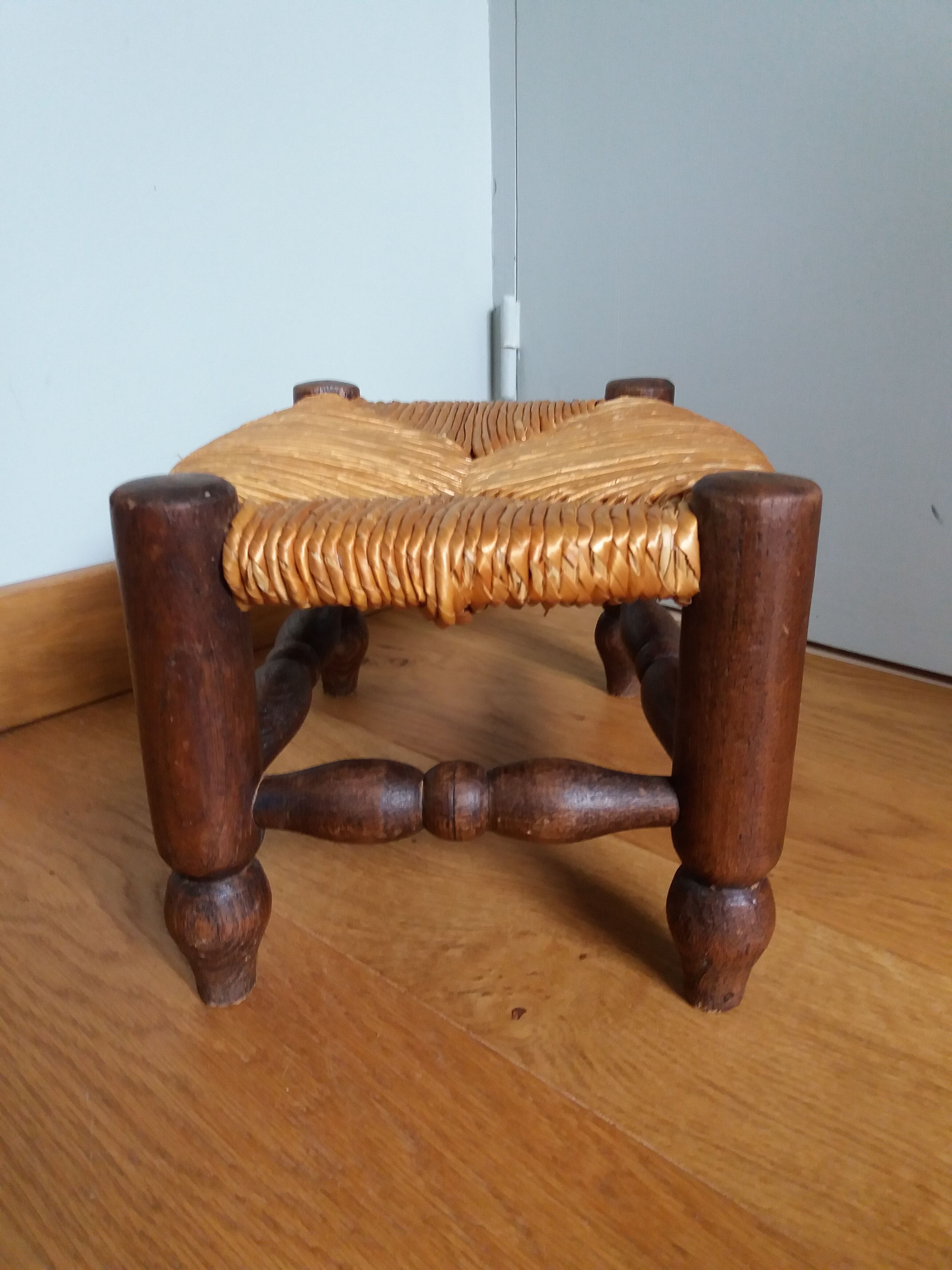 Footrest low stool wood and straw