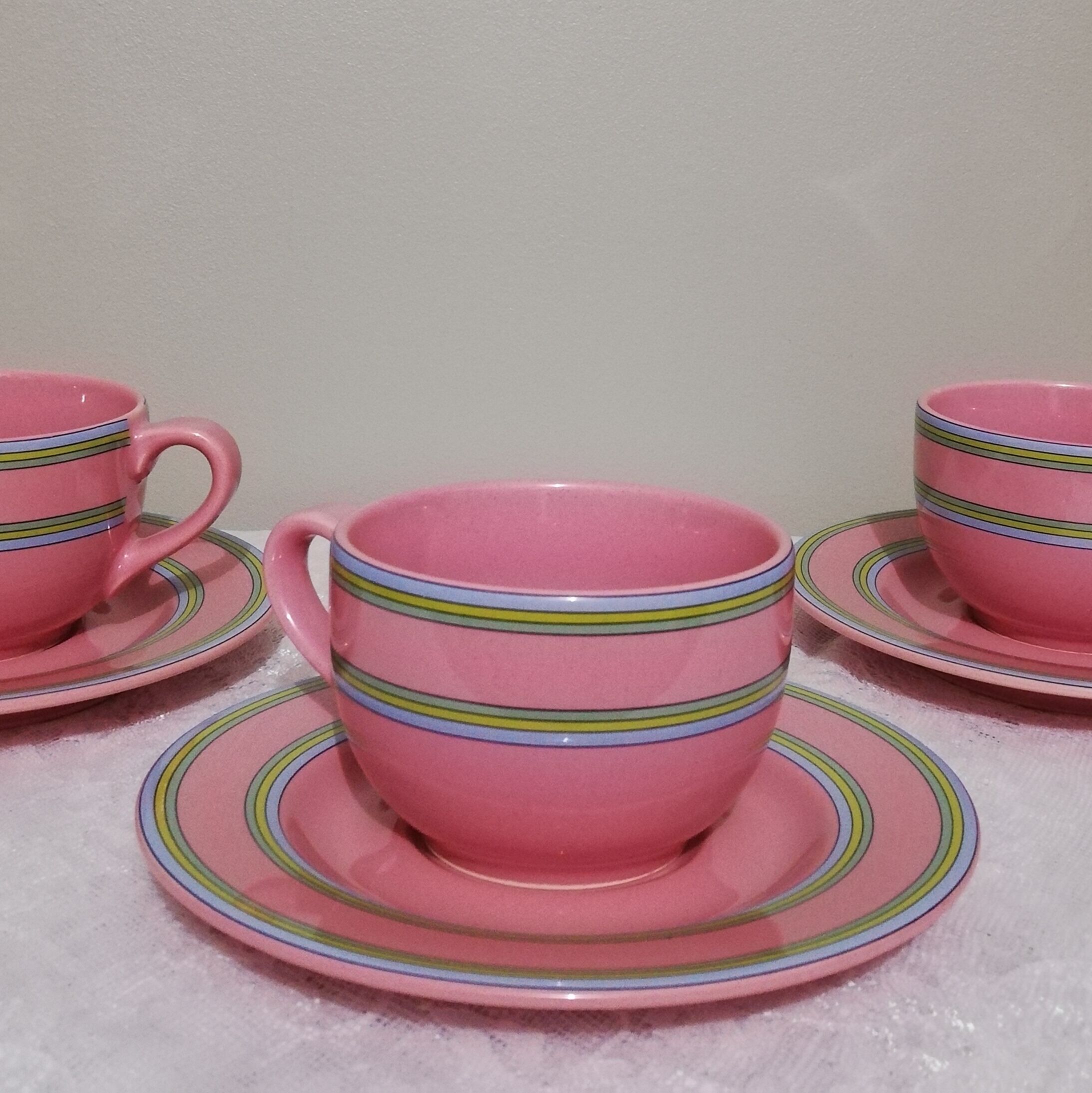 Trois tasses à café ou à thé en céramique allemande