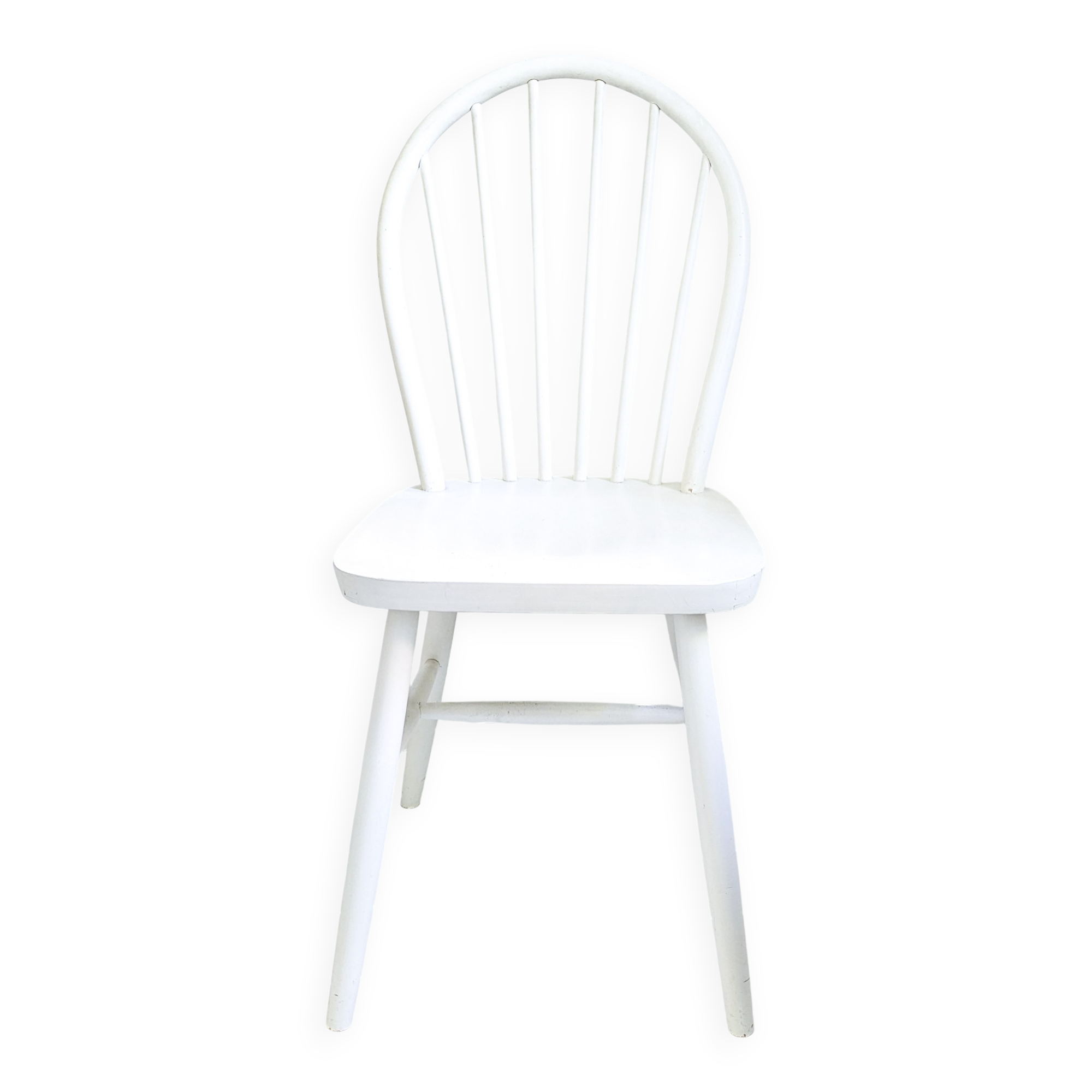 Chaise vintage blanche en bois style Windsor scandinave