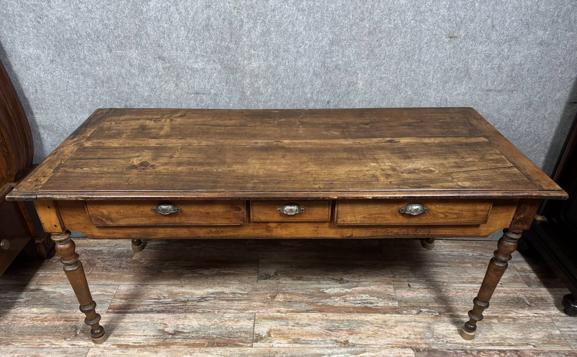 Large table or desk from the Louis Philippe period in solid wood around 1830.