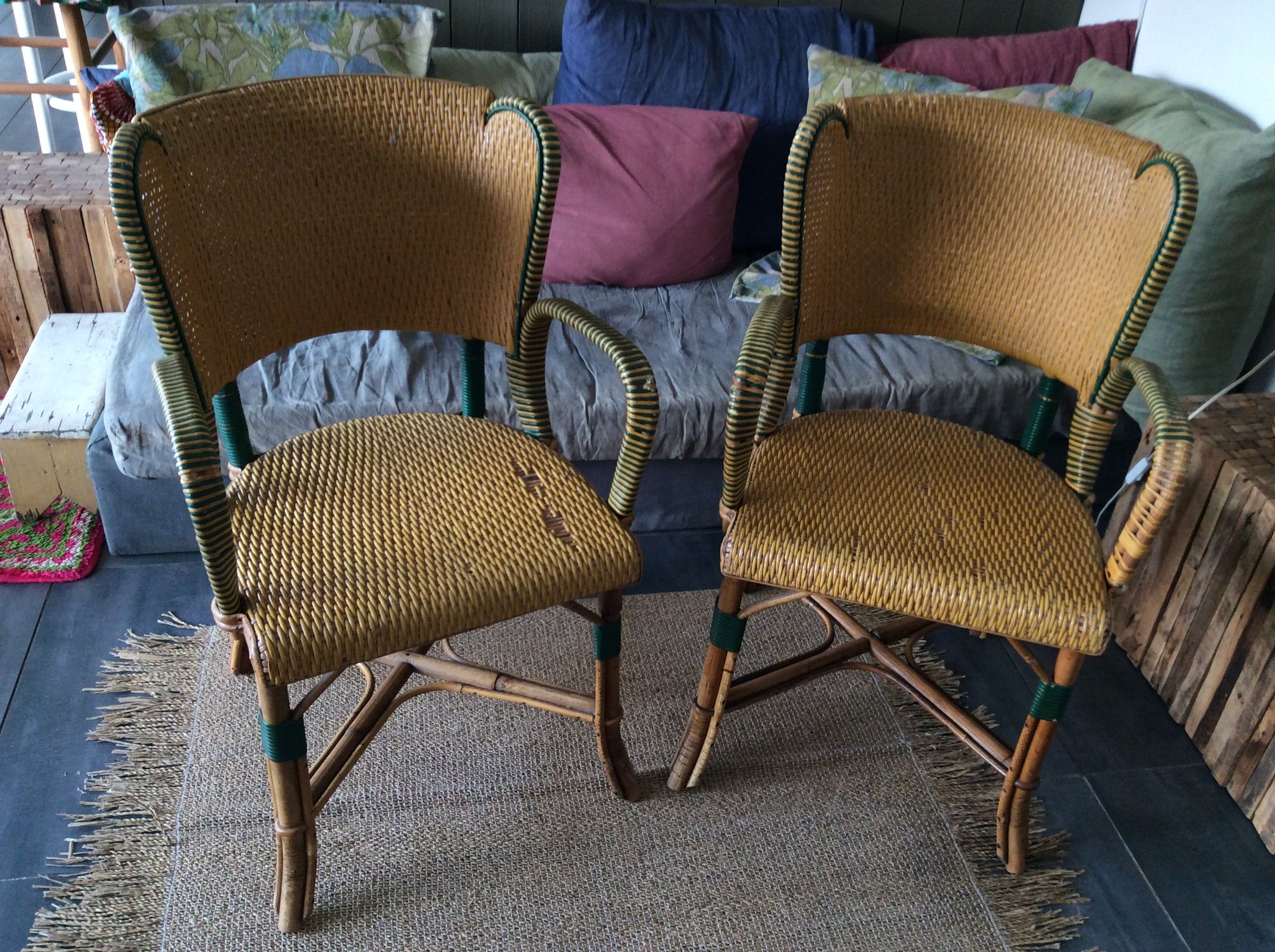 Paire de fauteuils en rotin