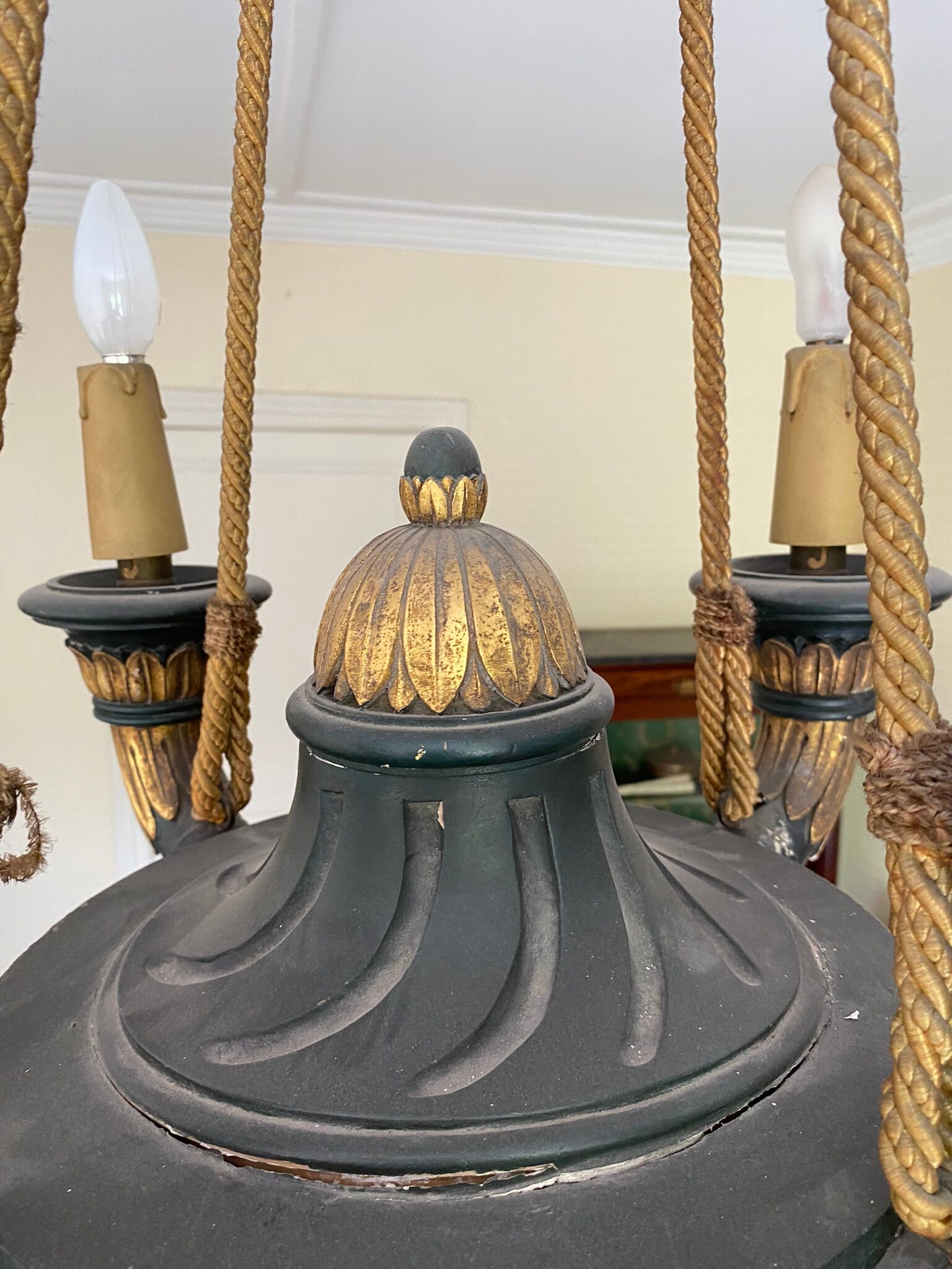 Empire style chandelier with four lights in sheet metal, bronze with patina and gilding