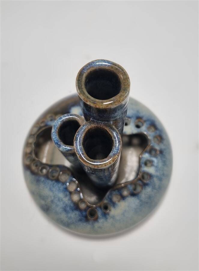 Single-flower vase or candle holder