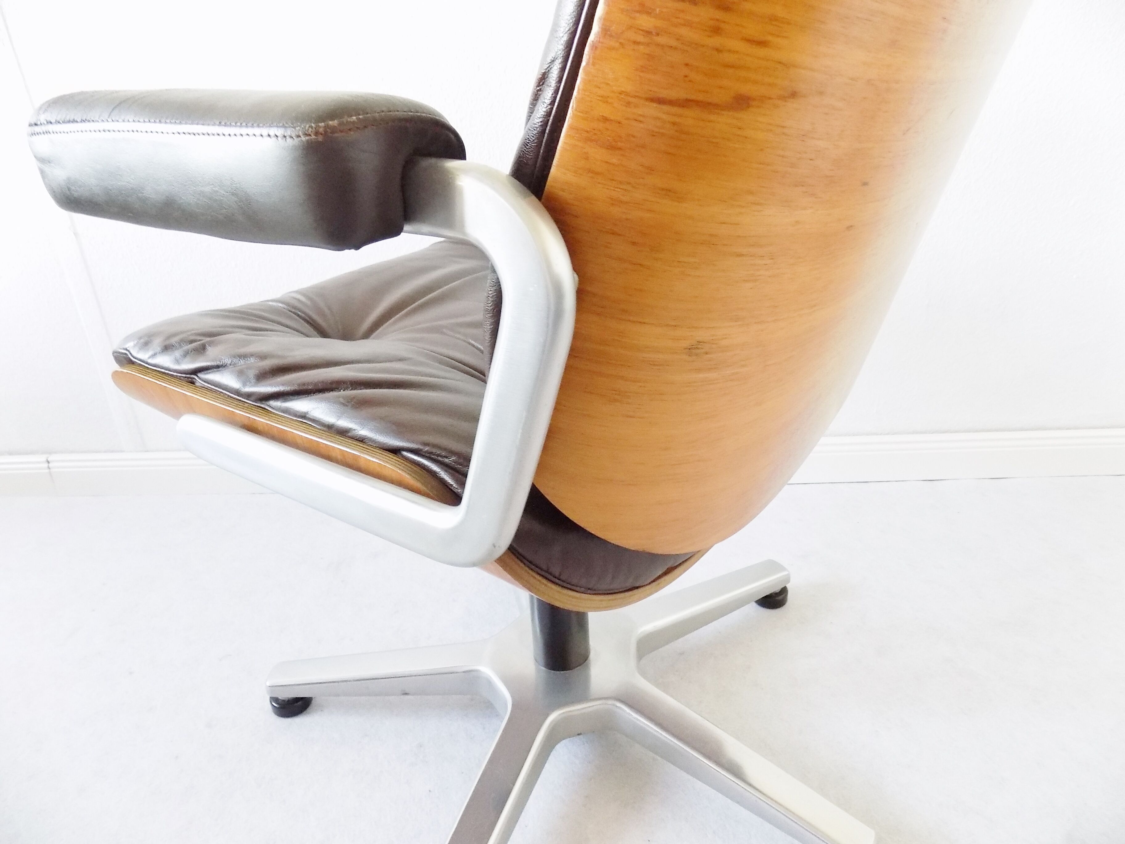 Chaise de bureau en cuir Stoll Giroflex par Karl Dittert moderne du milieu du siècle