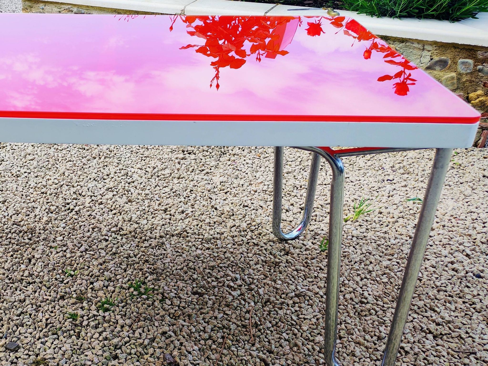 Table "floating" Space age 1970 Red Glass and Dove Tail - 140x80cm