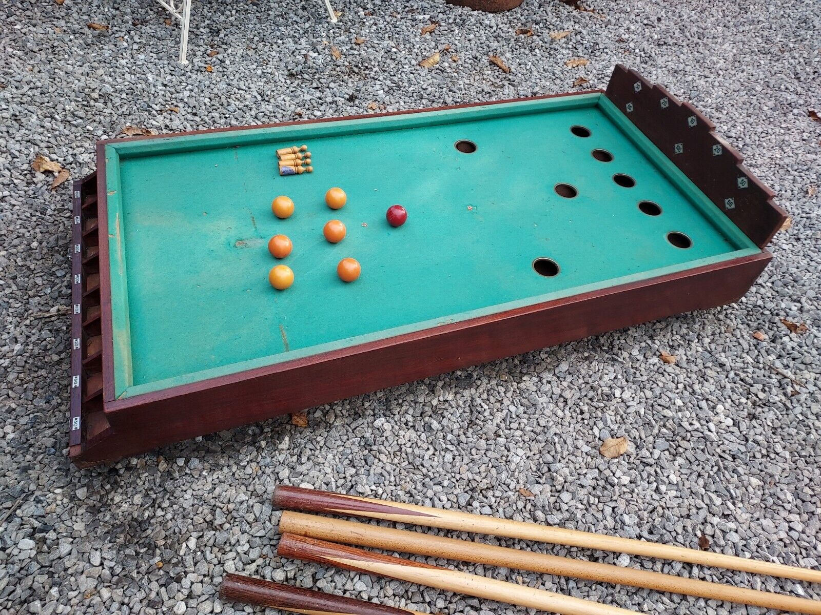 Russian table billiards