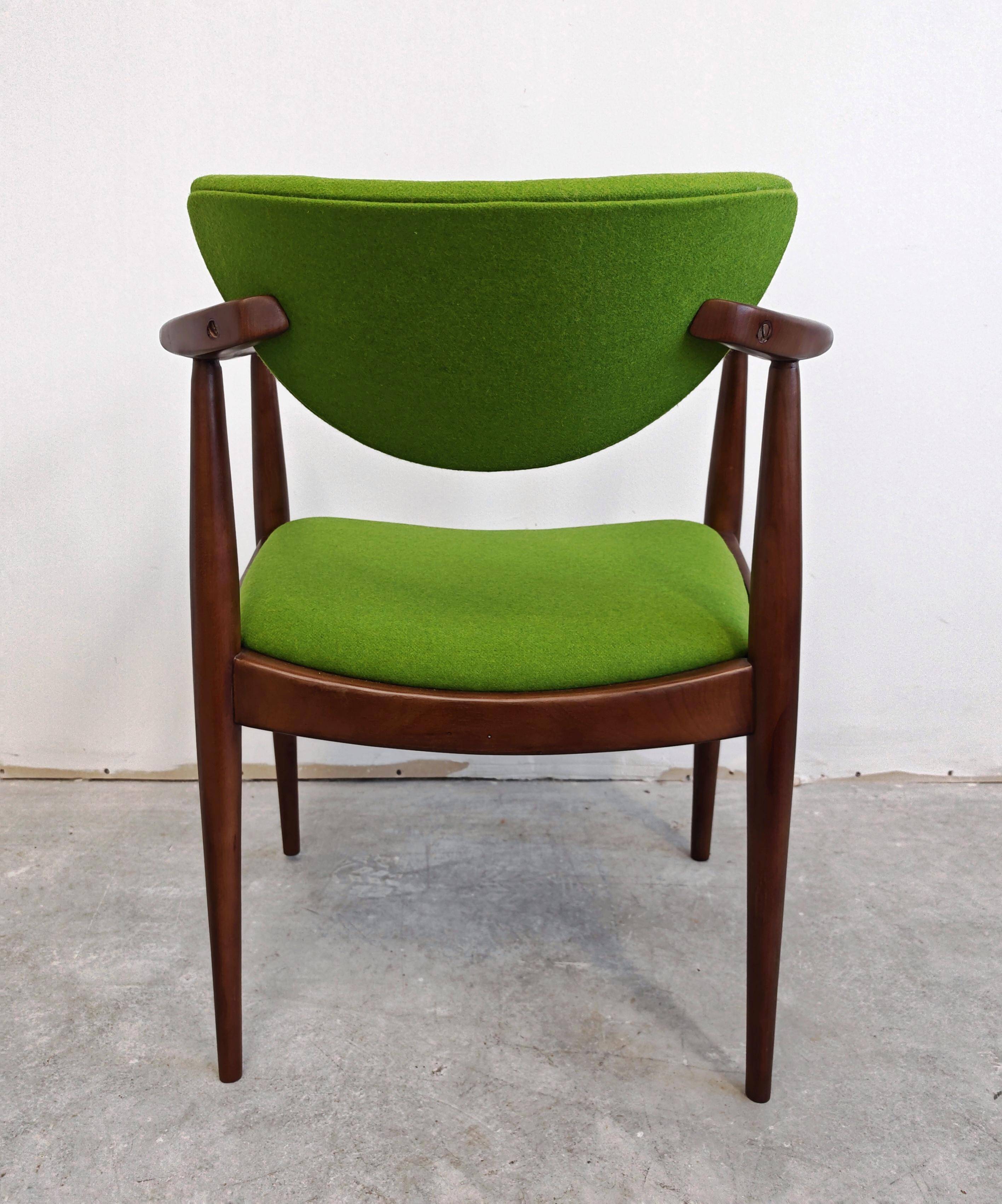 MCM dining chair with armrests by Bernardo Bernardi 1960s