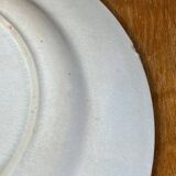 Plat ancien en porcelaine de Hiens, terre de fer