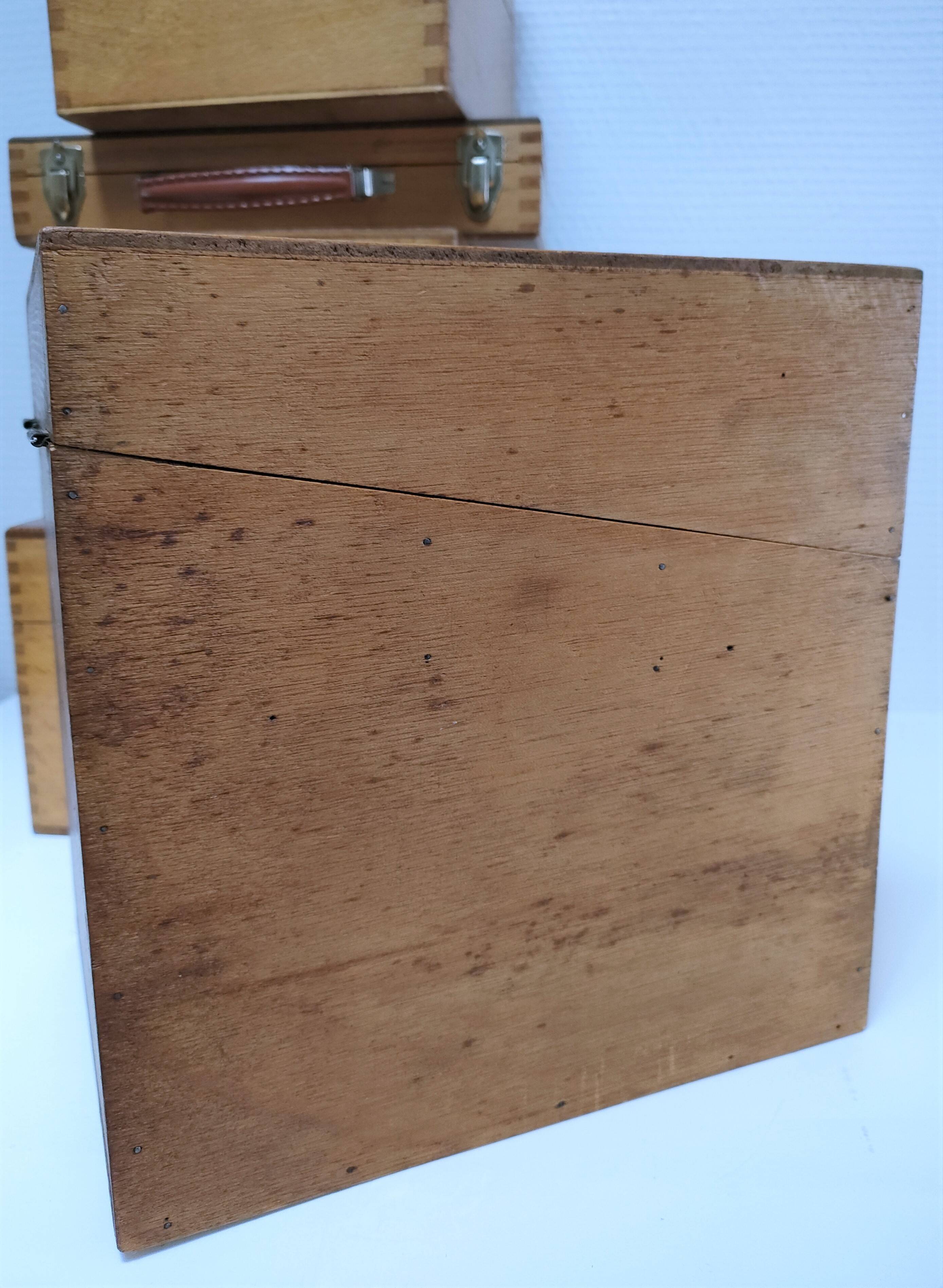 Cinq boîtes bois vintage