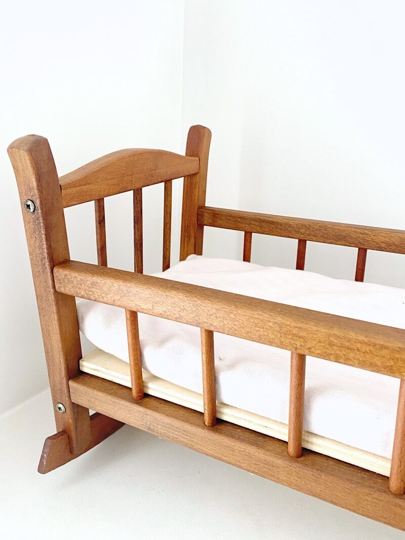 Dejou rocking doll bed