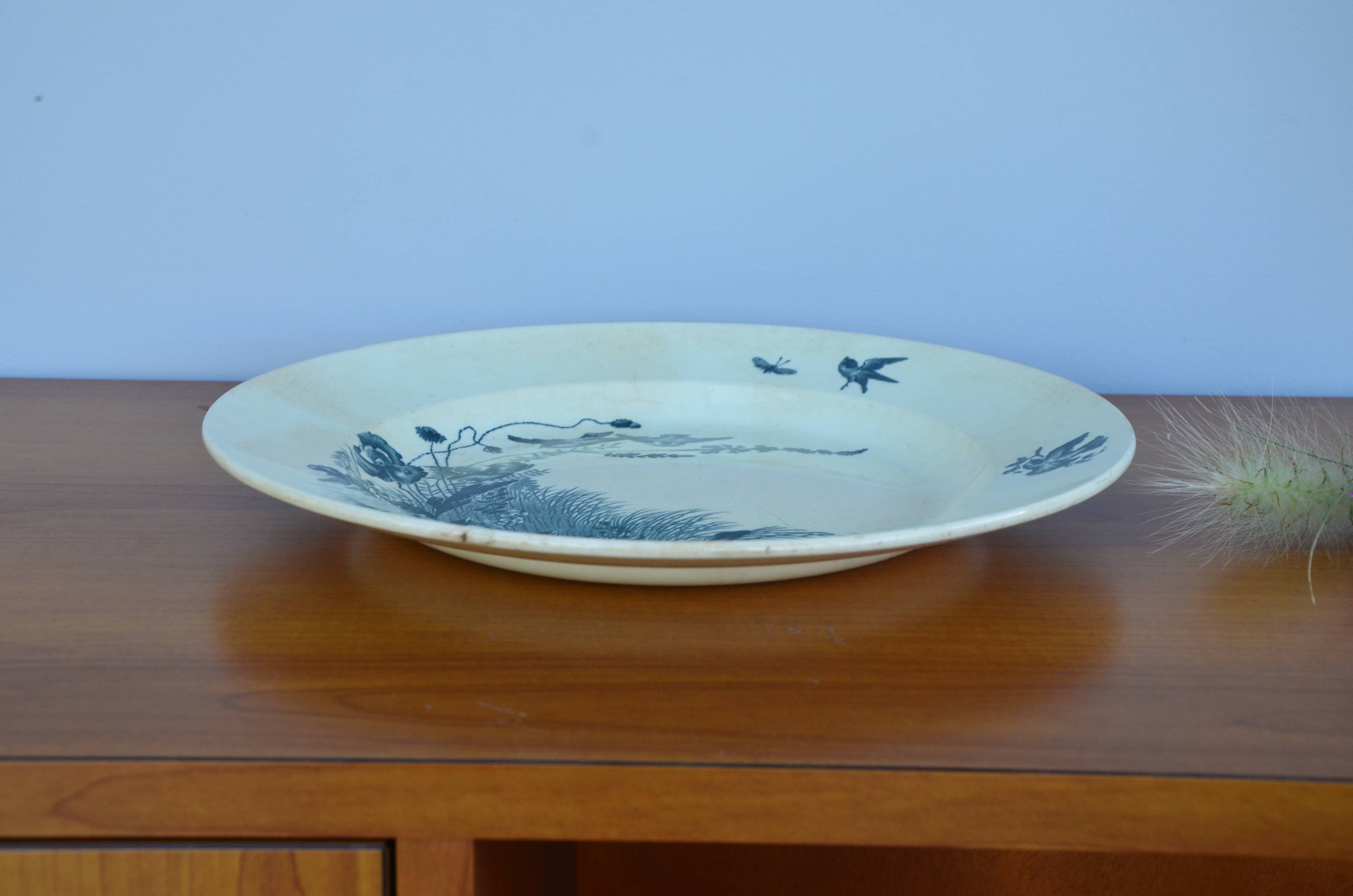 Iron earth serving dish from the Franco-English company