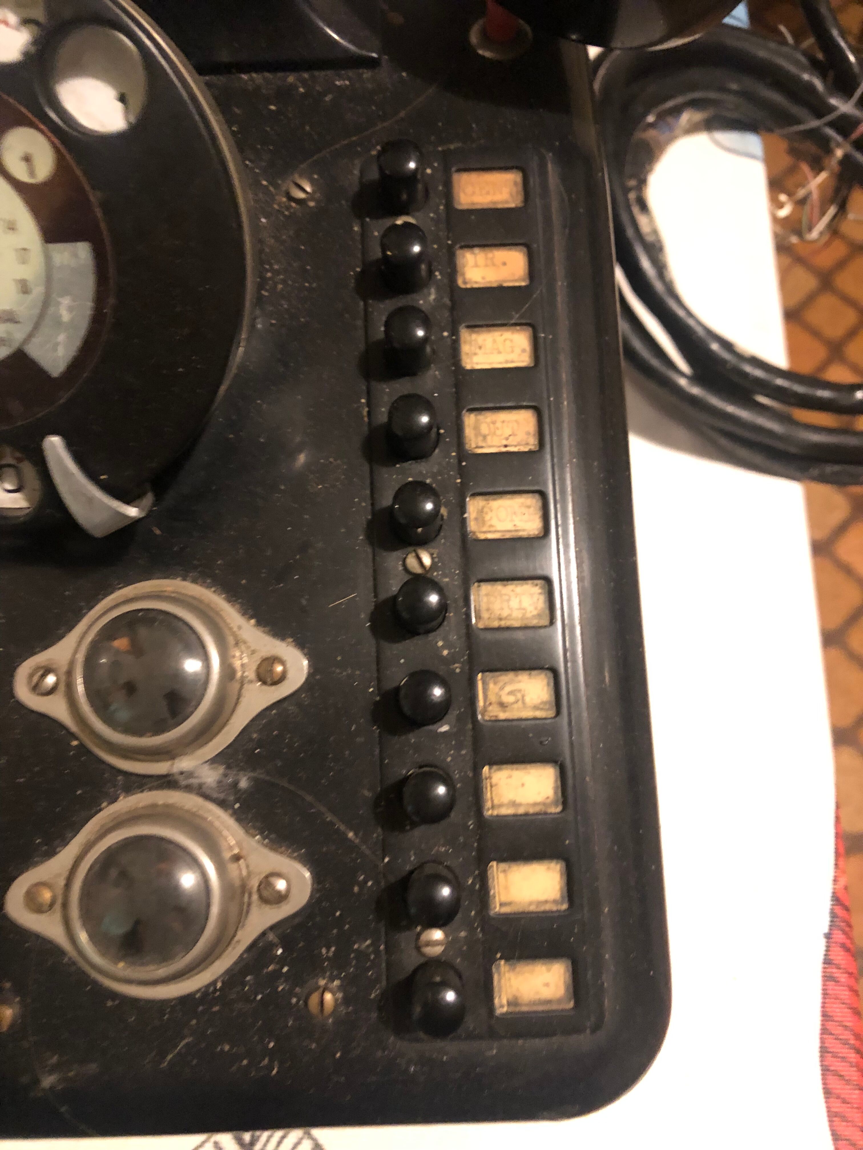 Téléphone ancien standard noir bakélite début XXe