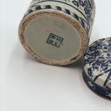Pot chinois ancien en porcelaine blanc bleue
