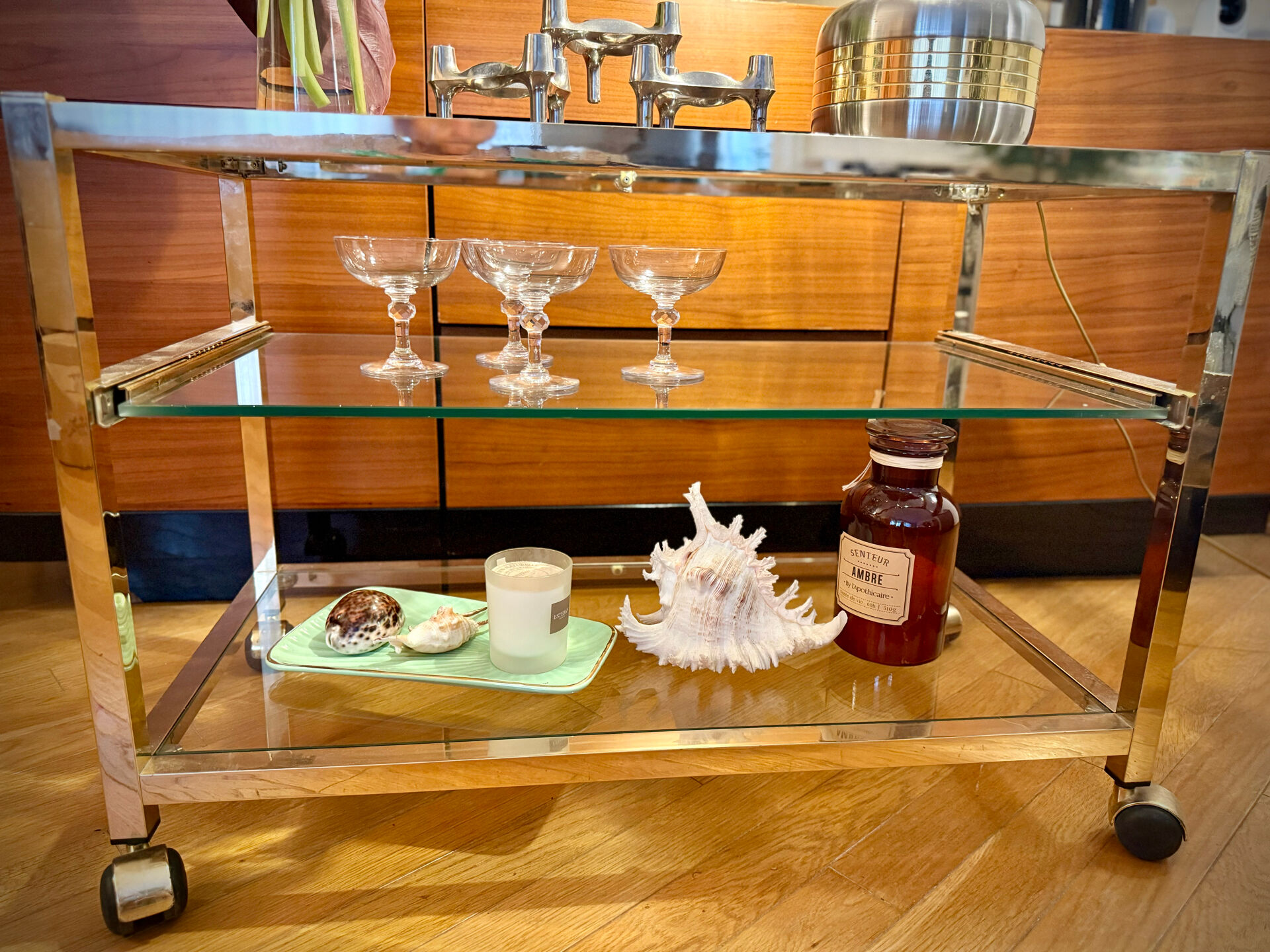 Title: Hollywood Regency chrome & glass side table – 1970s