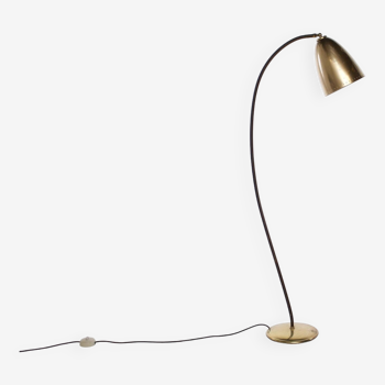 Modernist Paavo Tynell style floor lamp.