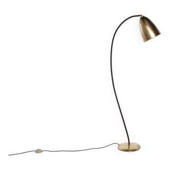 Modernist Paavo Tynell style floor lamp.