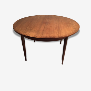 Scandinavian round table in rosewood veneer