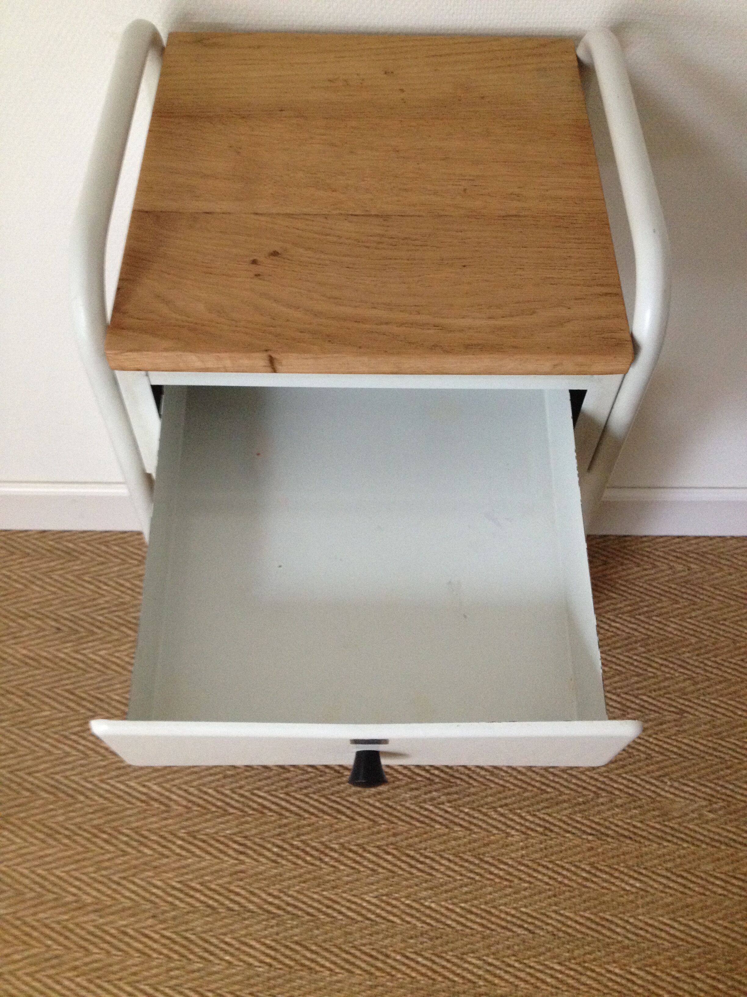 Meuble d'appoint industriel