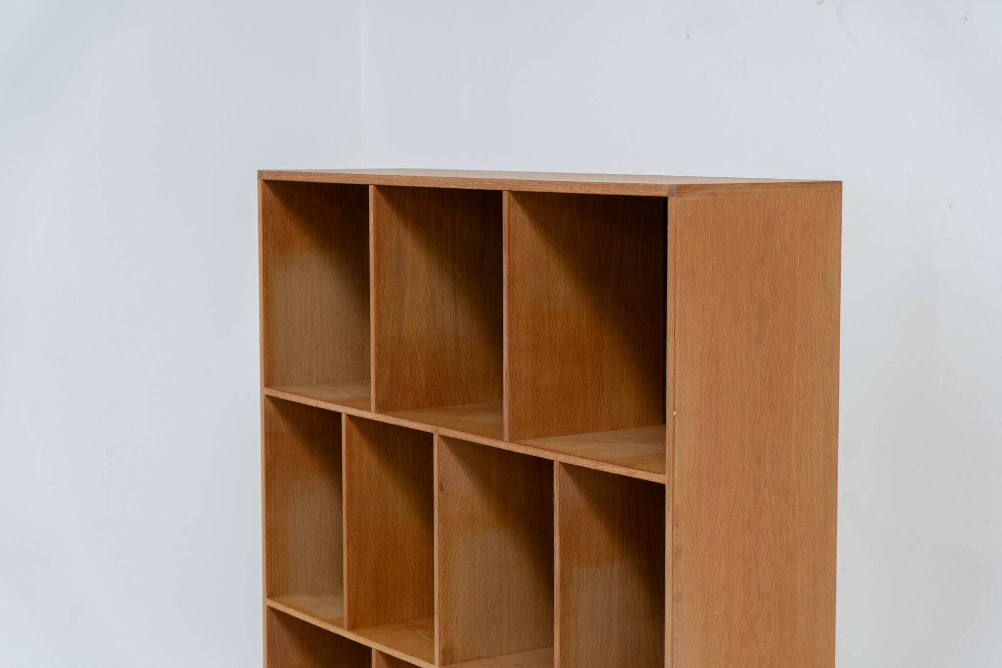 Oak library by Kurt Østervig