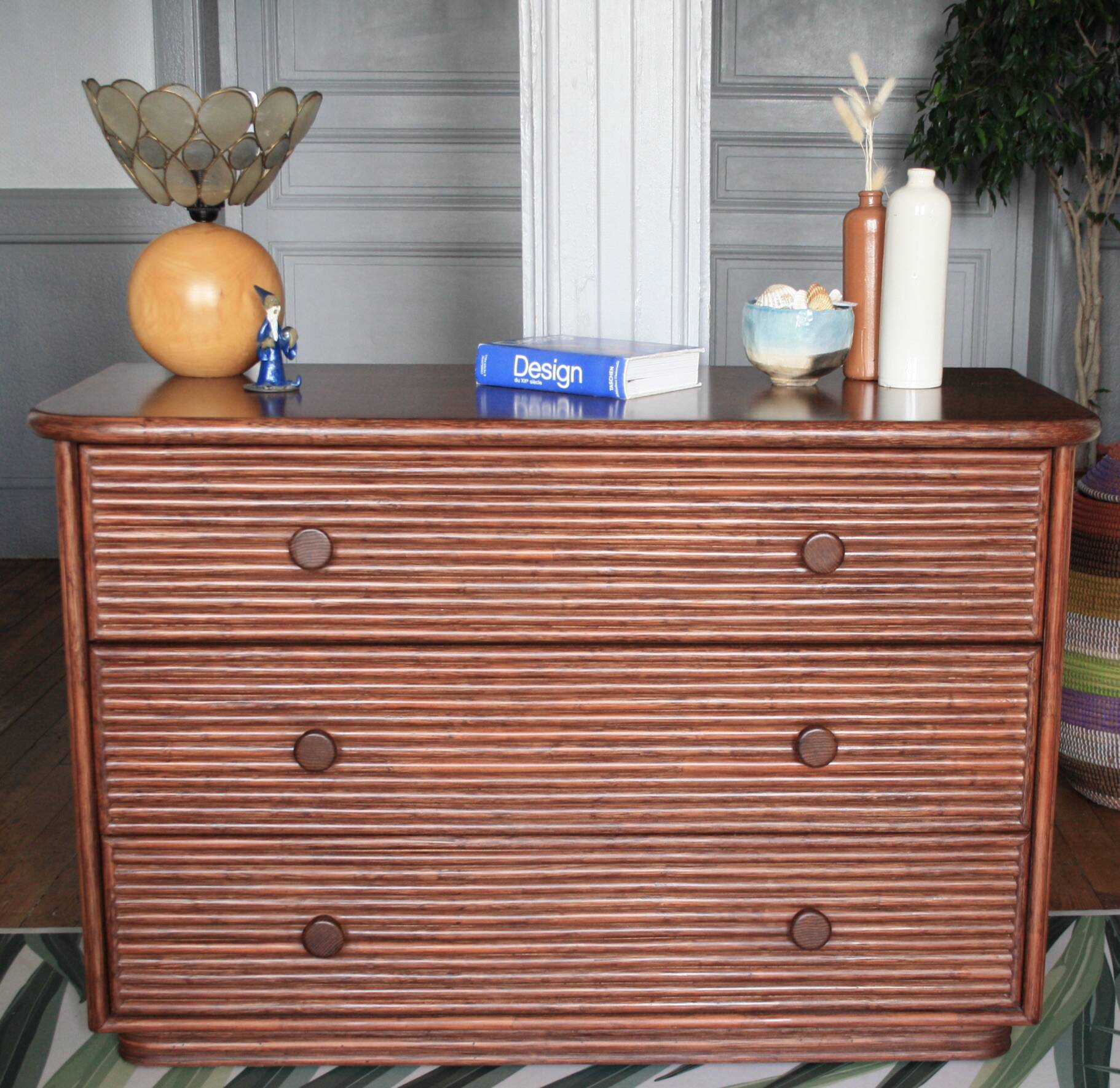 Commode en bois et rotin