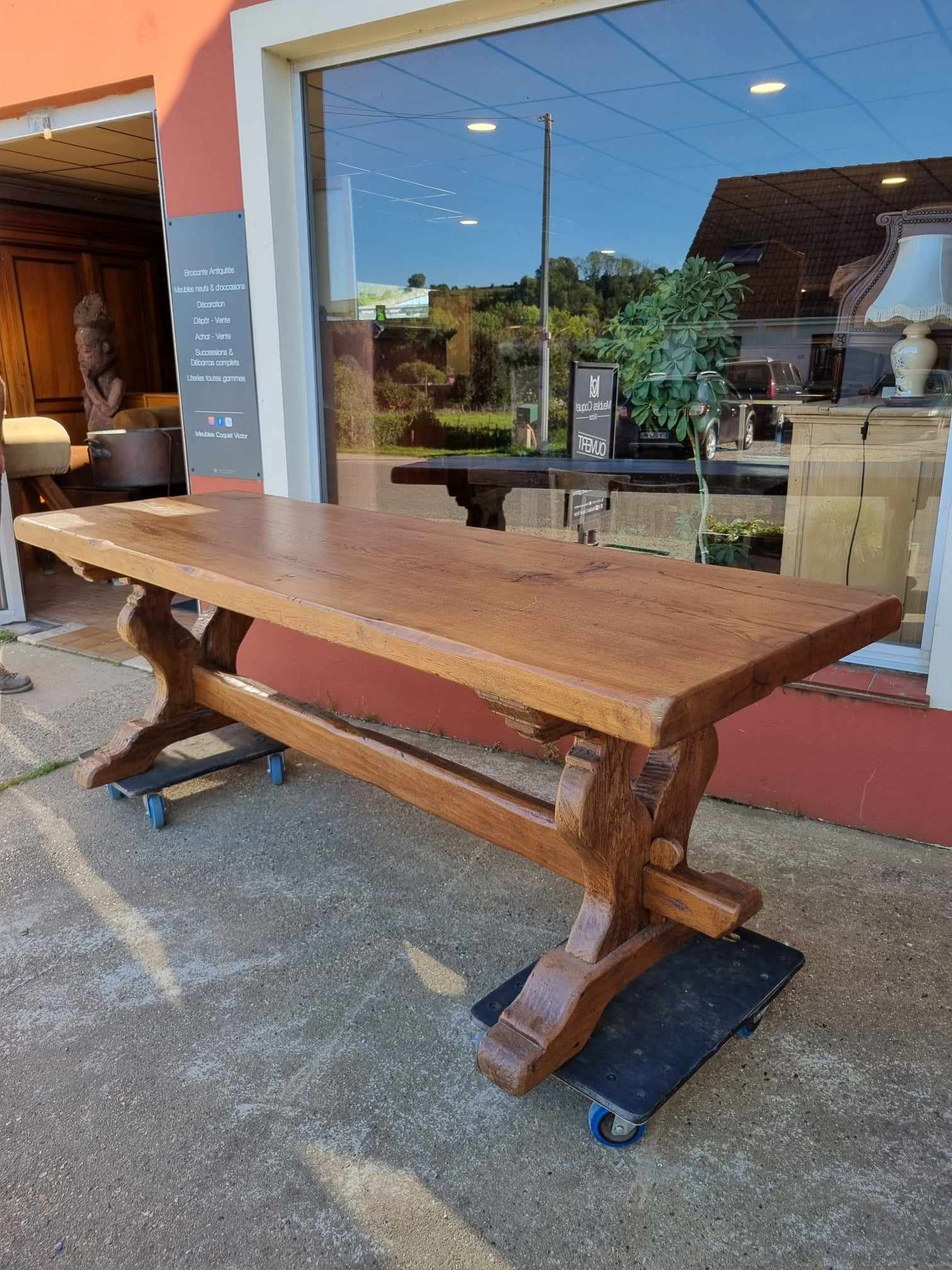 Farm table