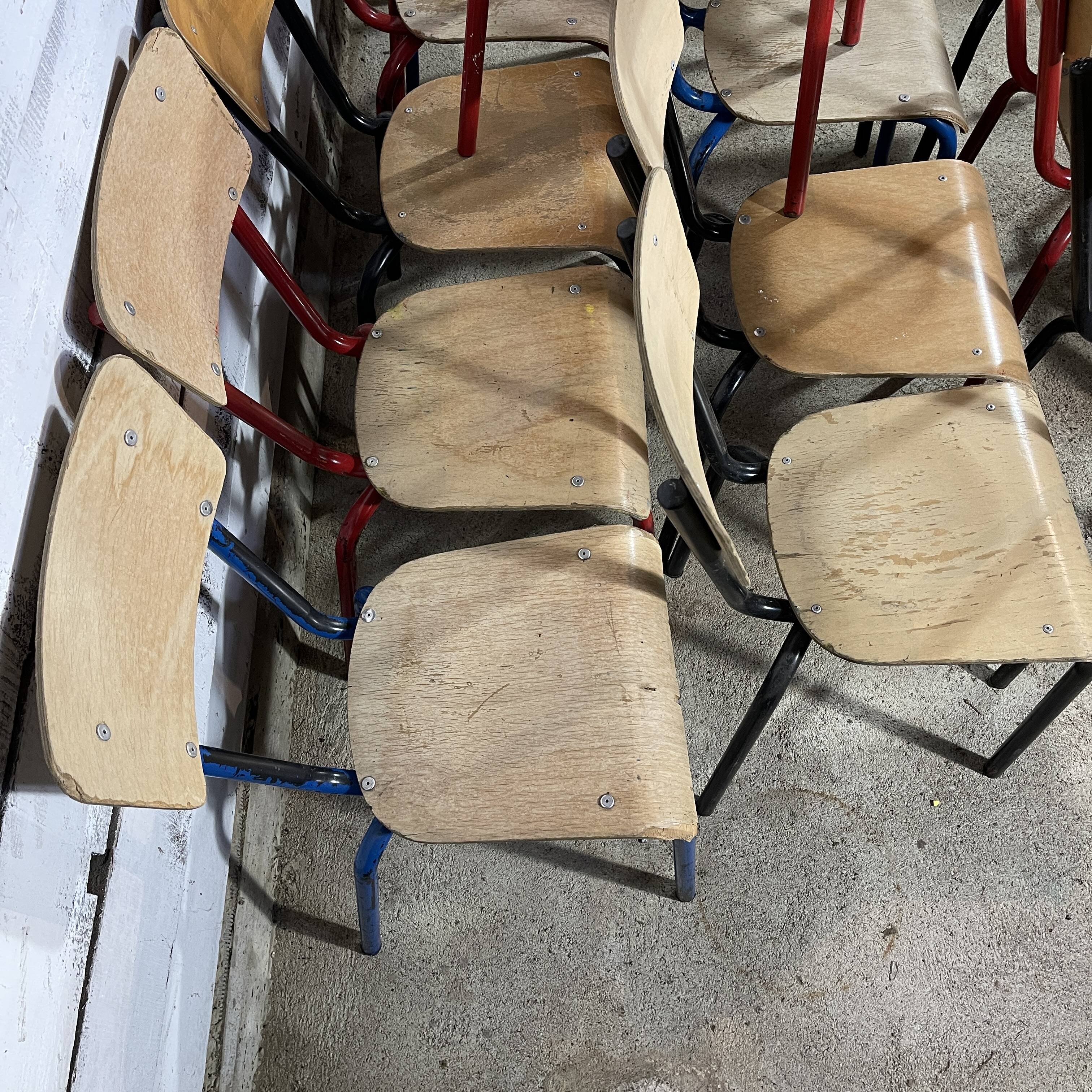 Set of 16 school chairs