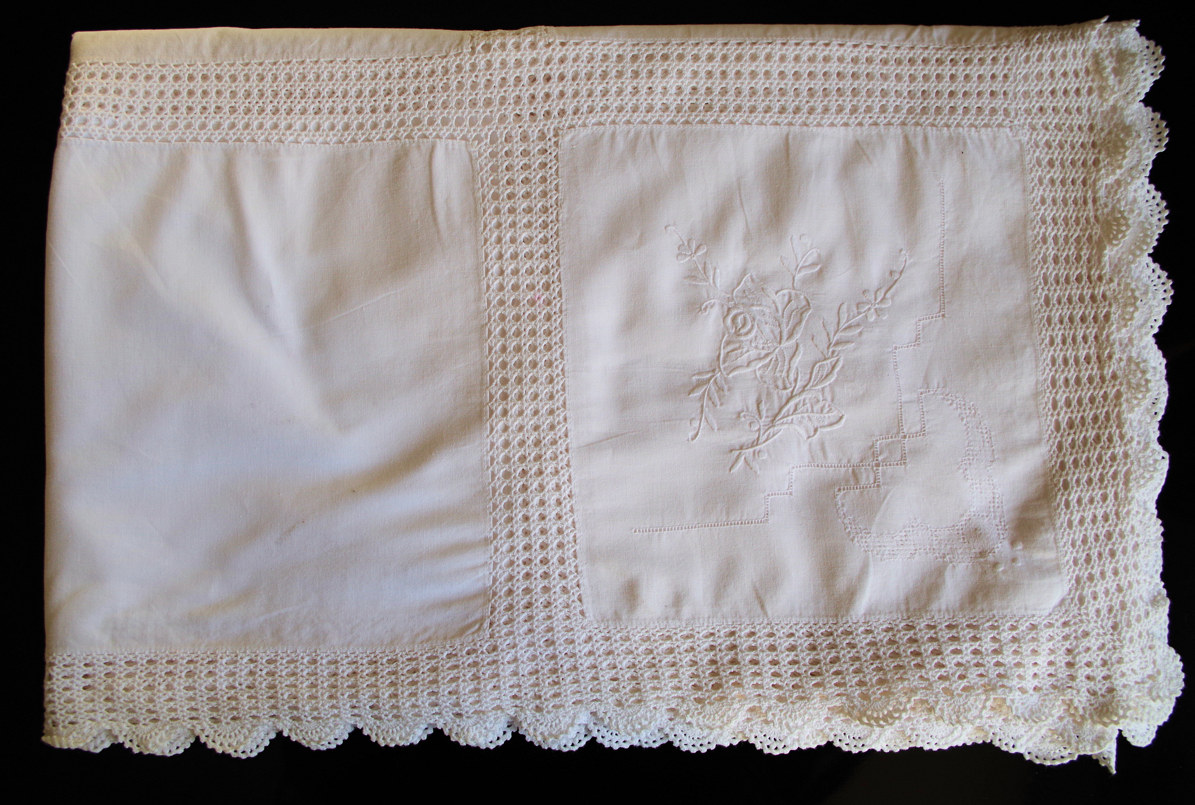 Embroidered white cotton tablecloth
