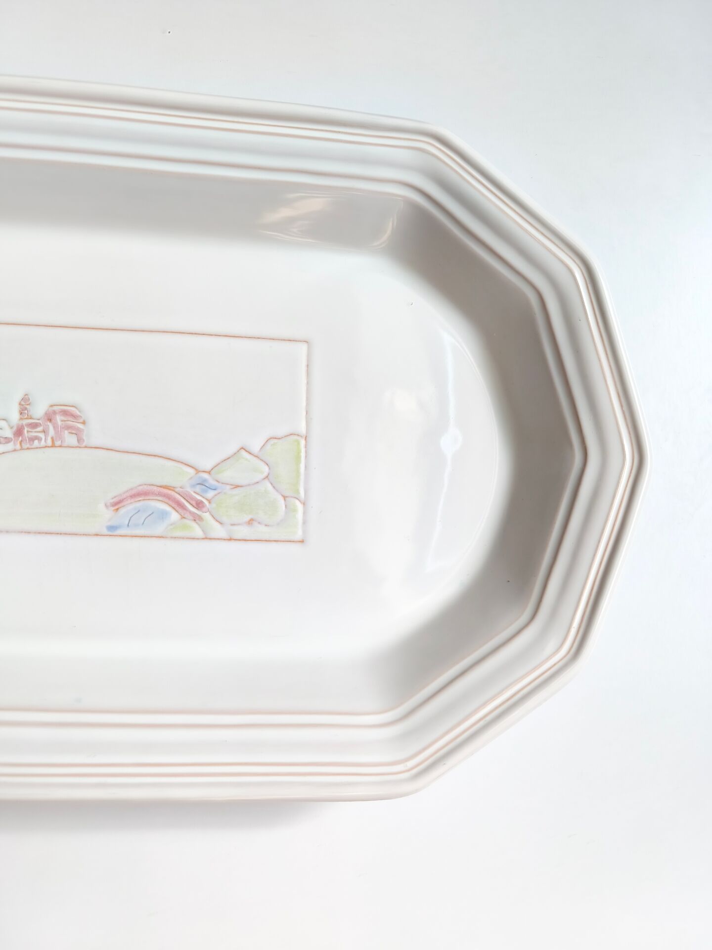 Plat long Niderviller modèle champêtre vintage
