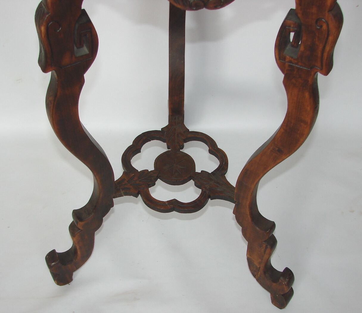 Side table, sculpted flowerbed